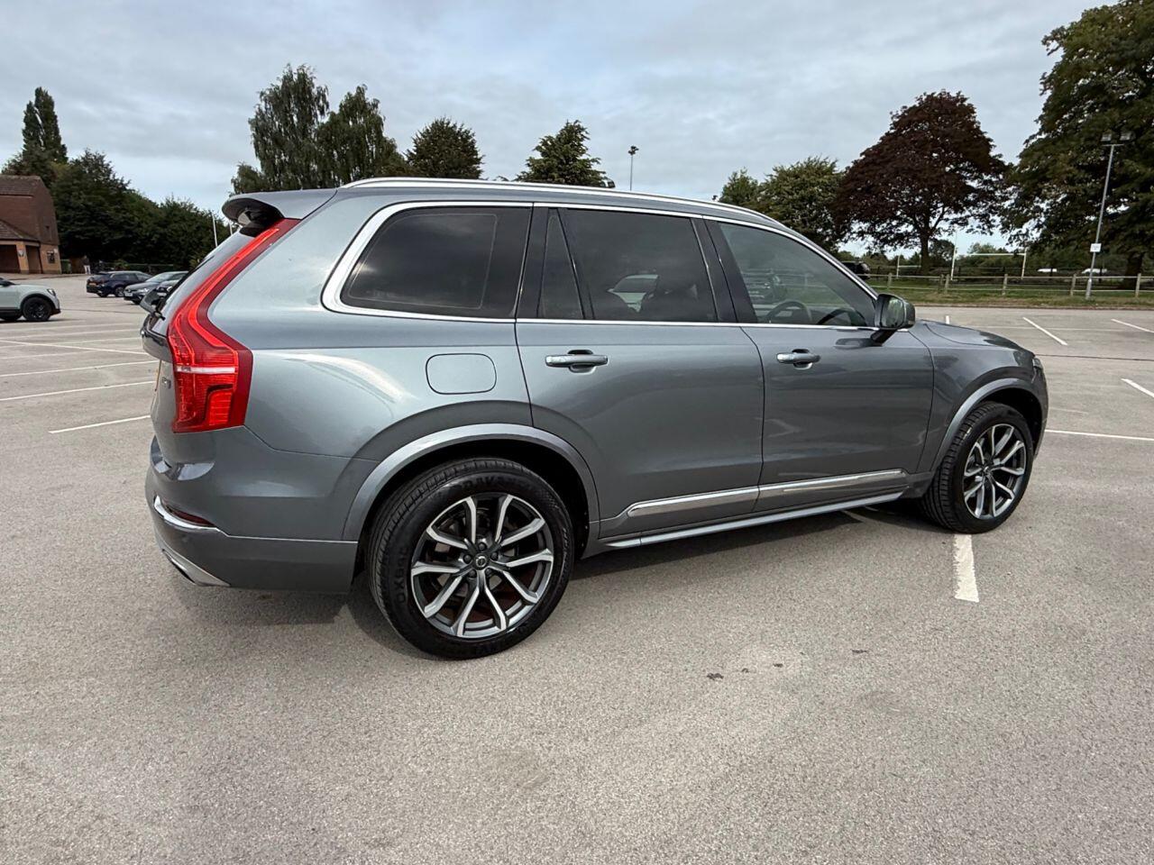 Volvo XC90 view 45