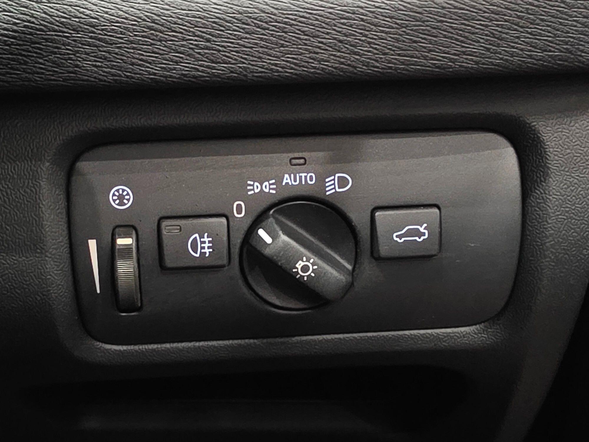 Volvo V40 view 64