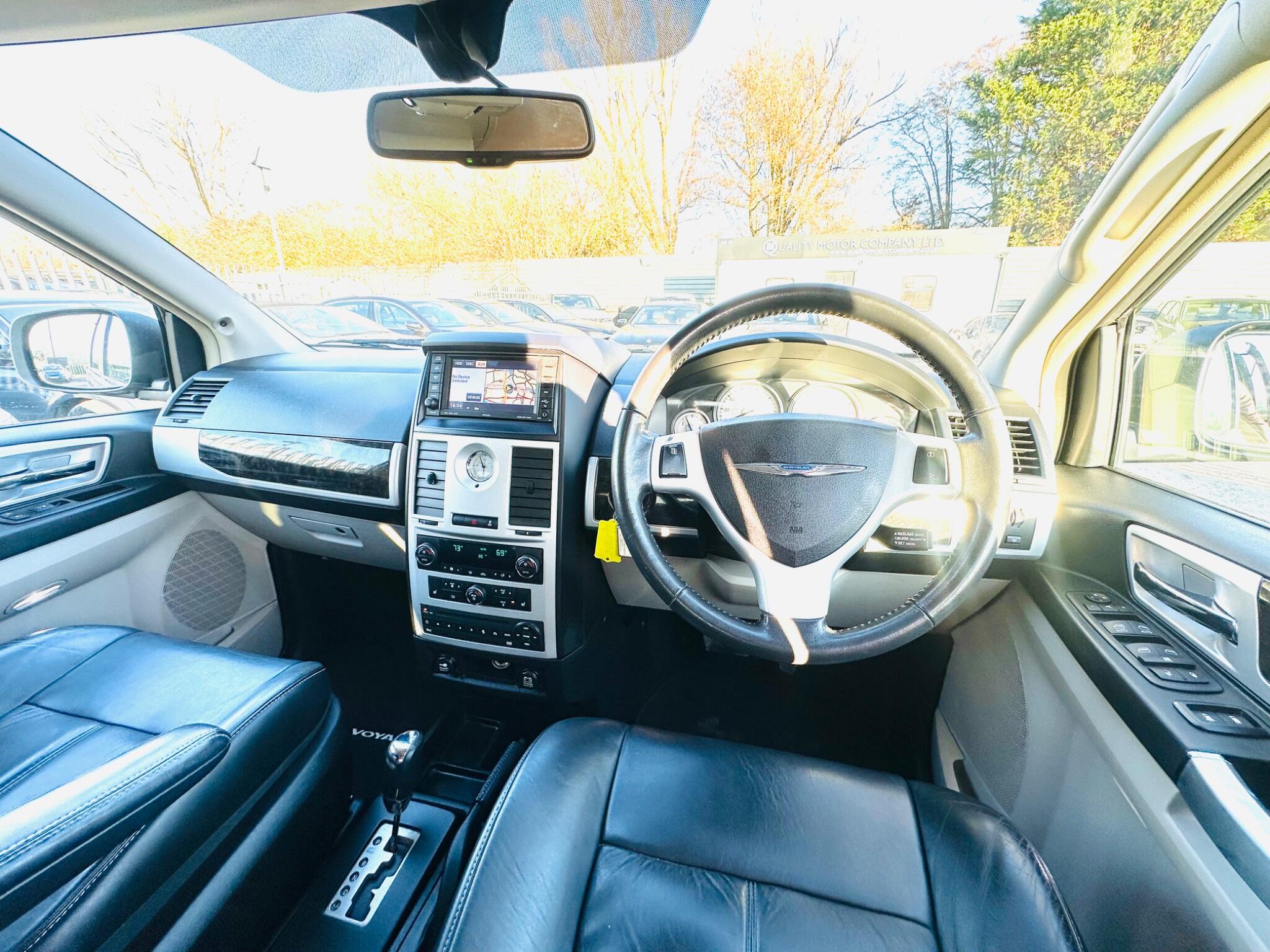 Chrysler Grand Voyager view 22