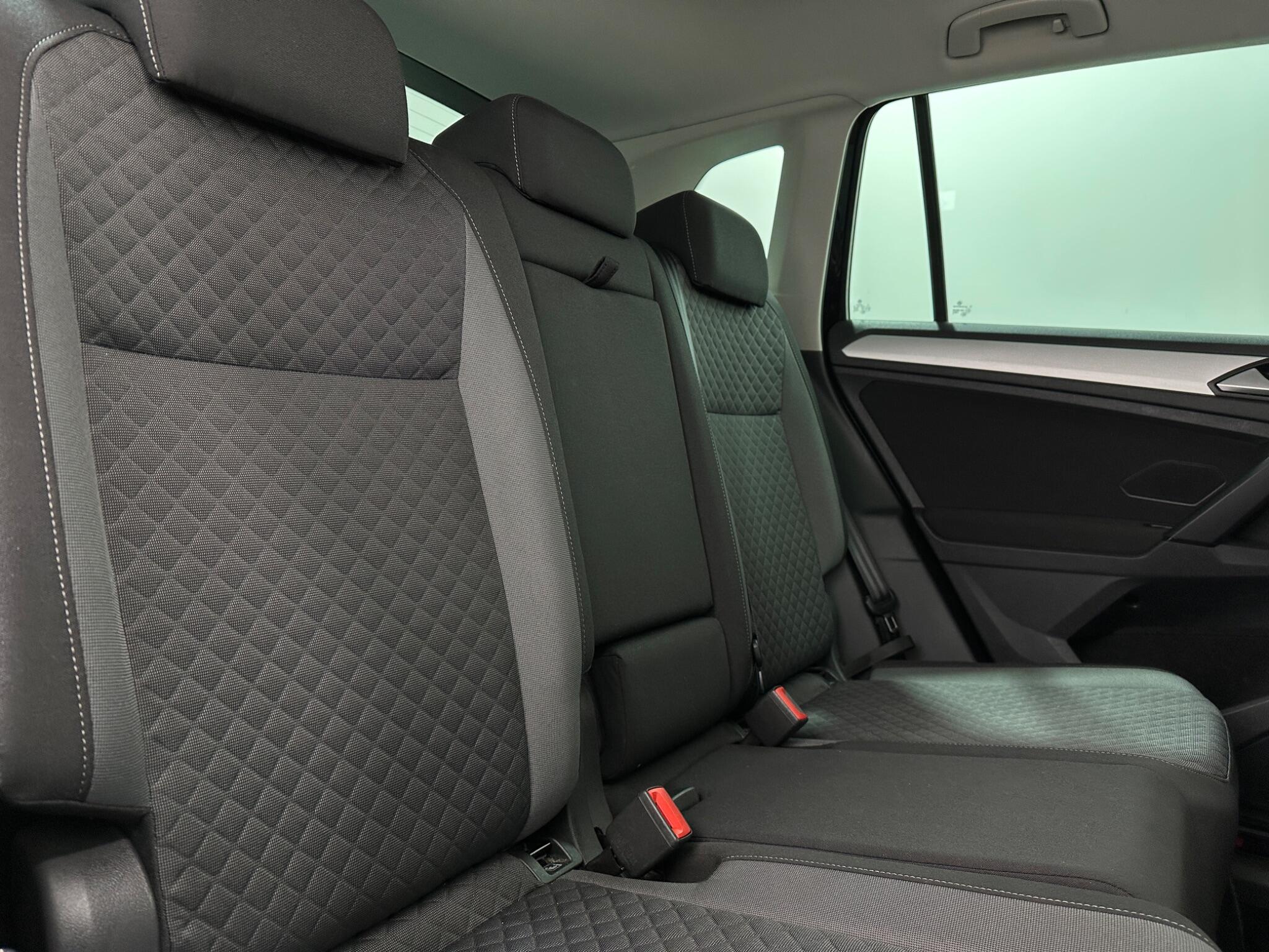 Volkswagen Tiguan view 42