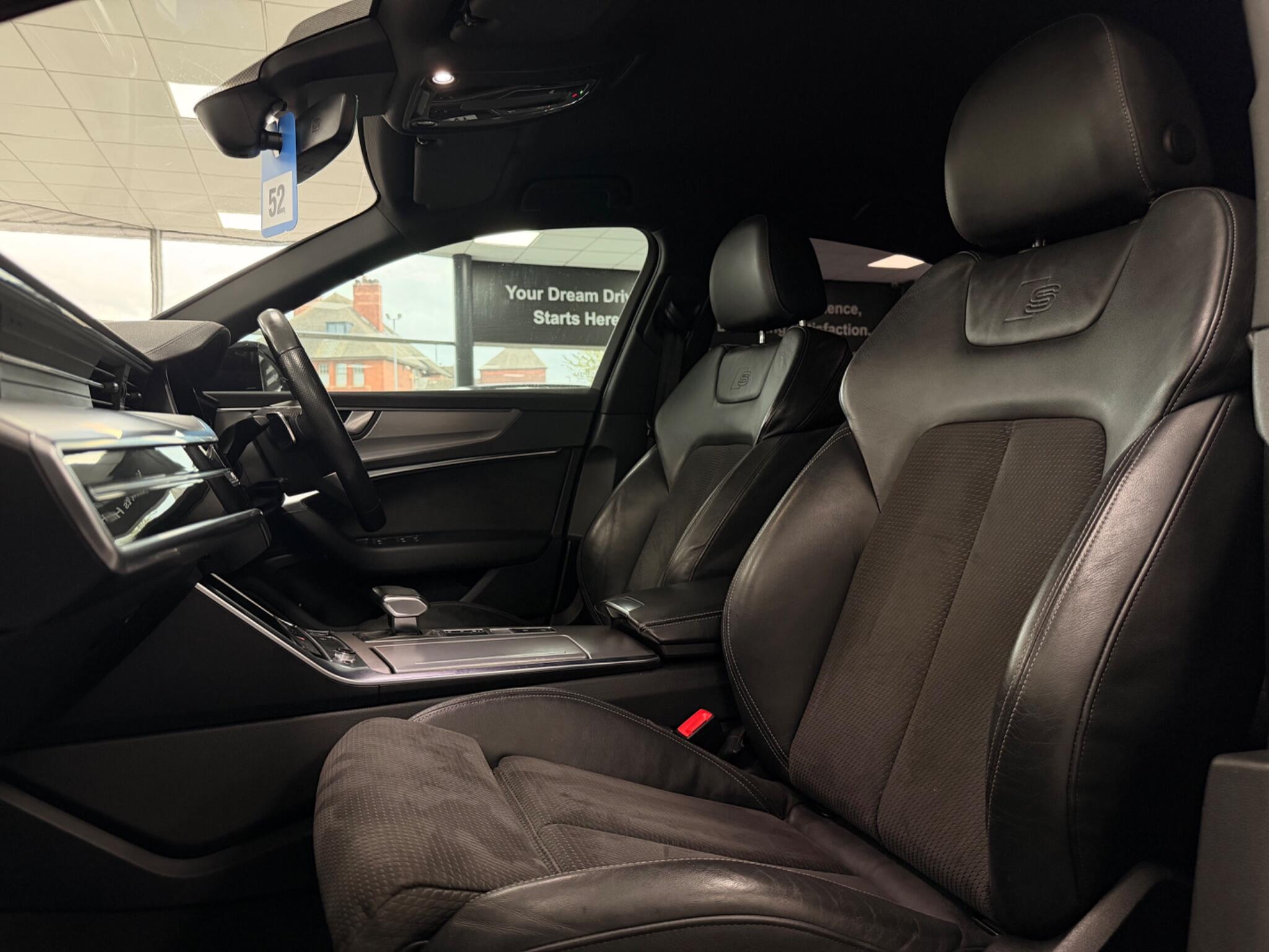 Audi A6 view 35