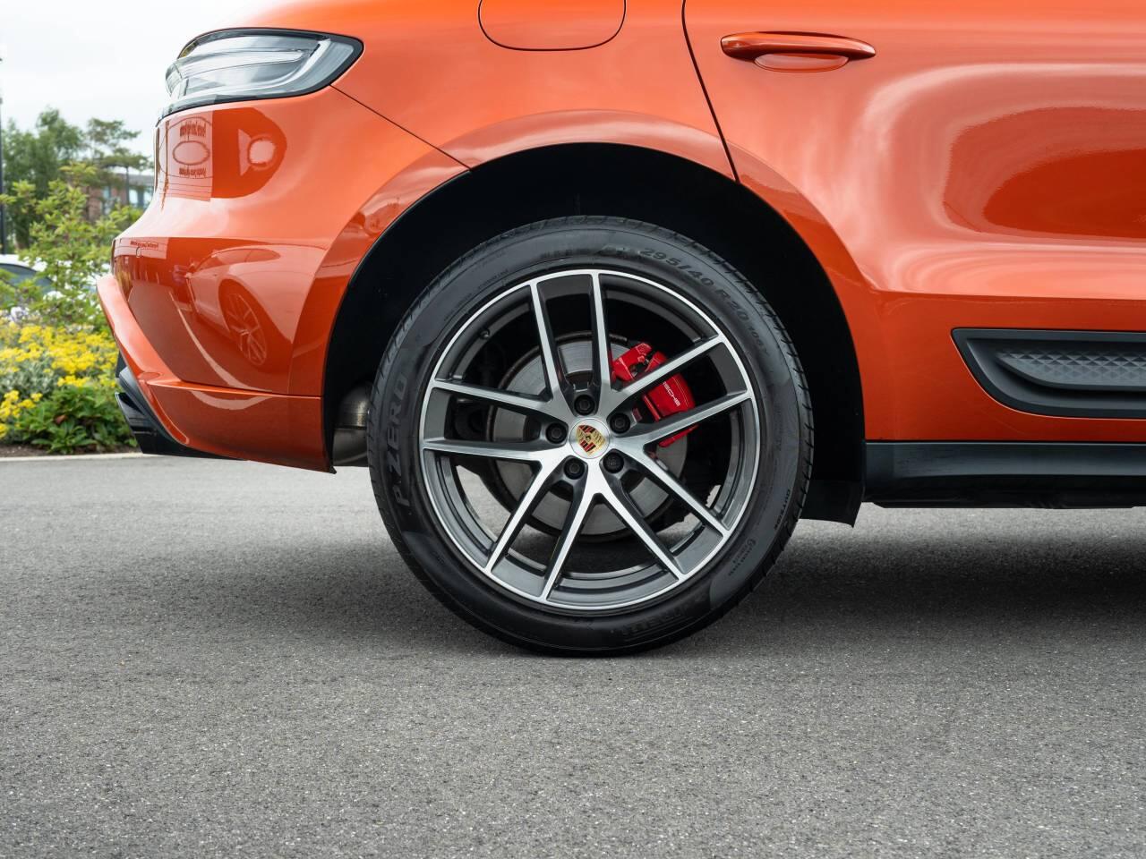 Porsche Macan view 14