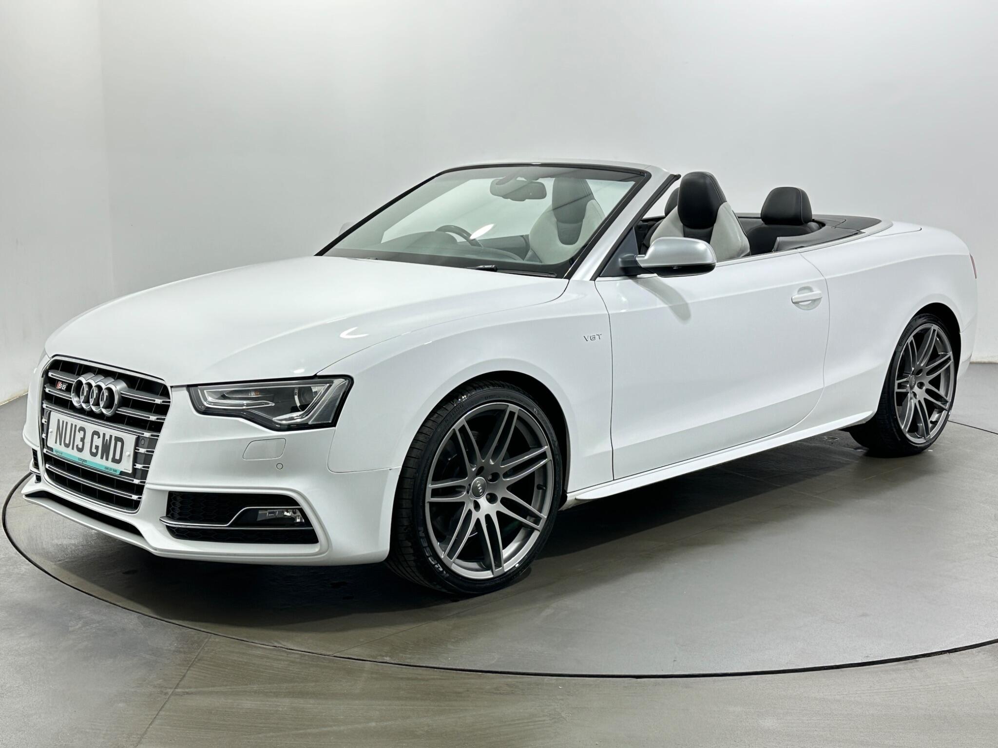 Audi S5 view 4