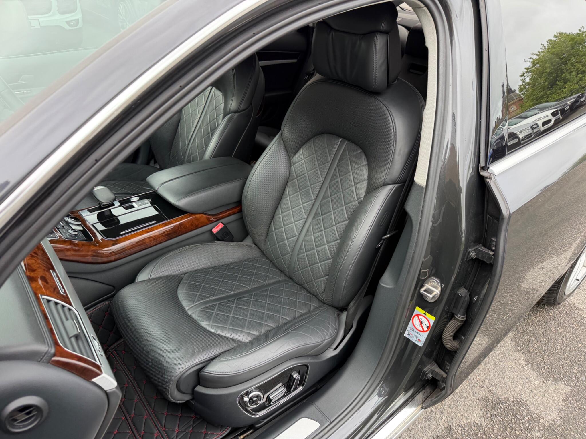 Audi A8 view 17