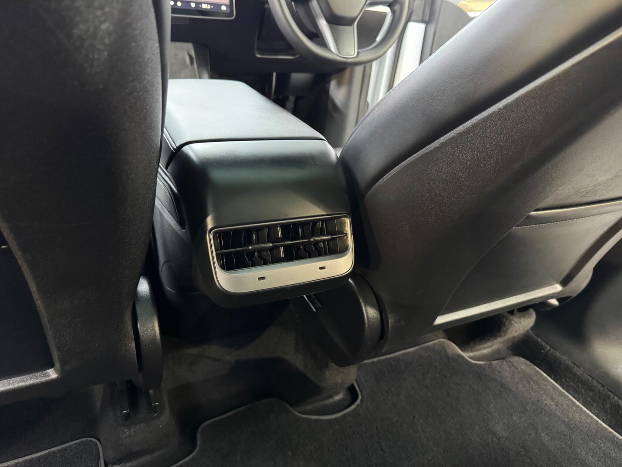 Tesla Model Y view 59