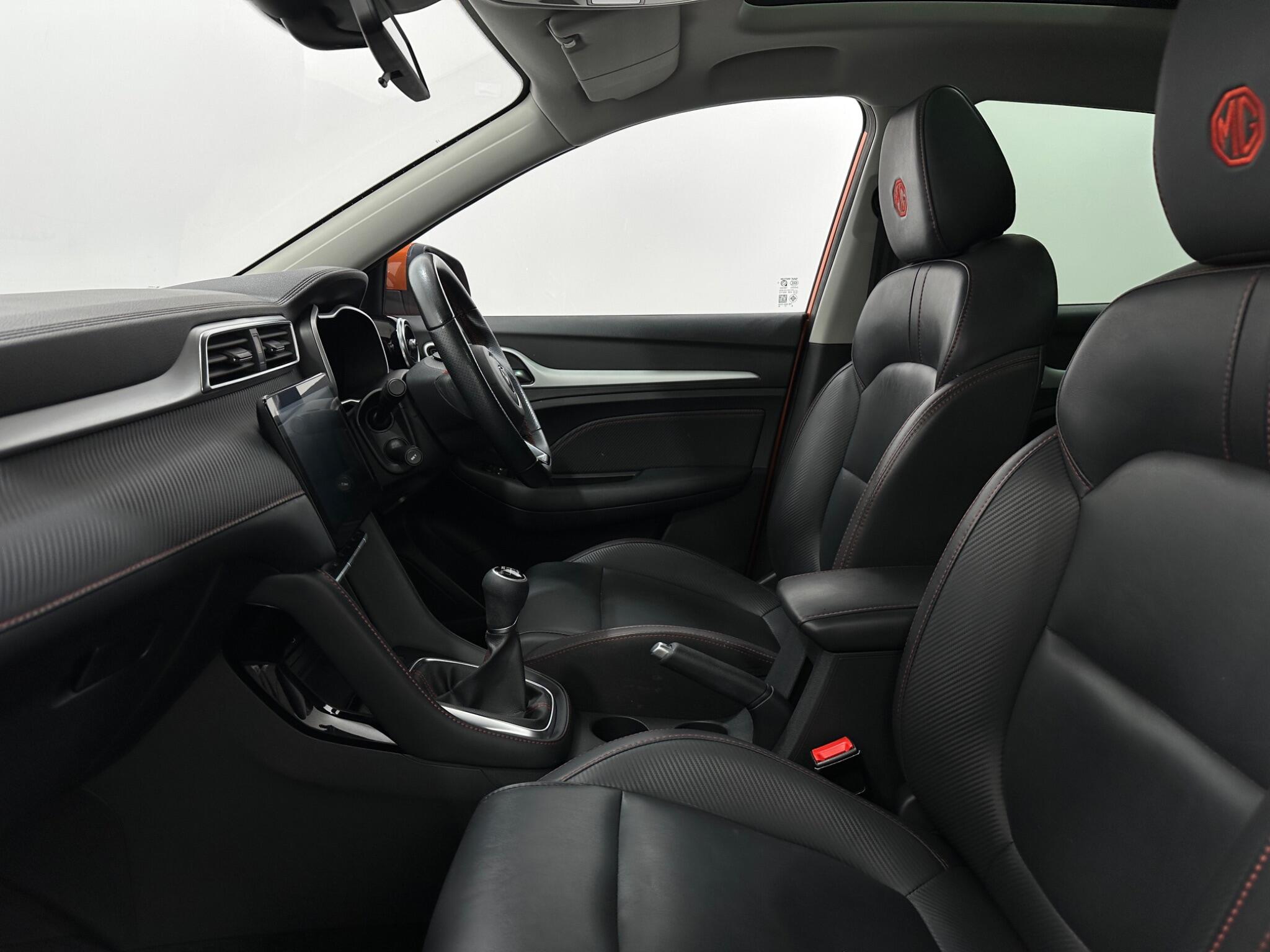 MG ZS view 34