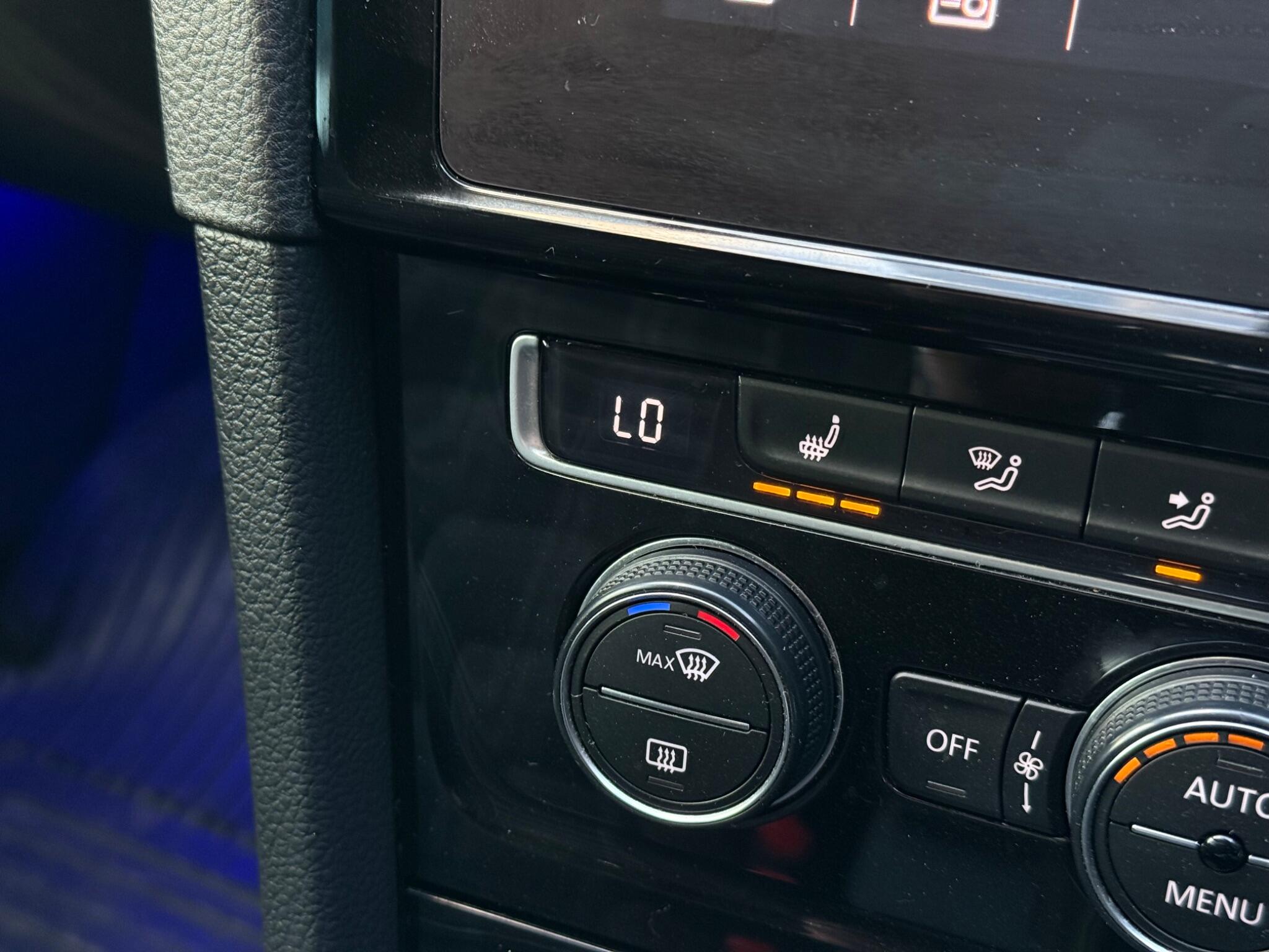 Volkswagen Golf view 24