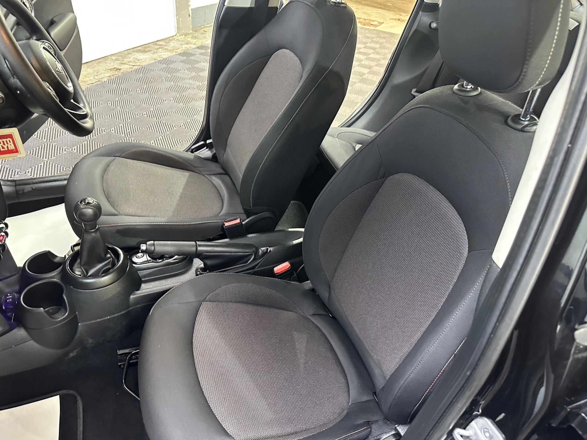 Mini Hatch view 25