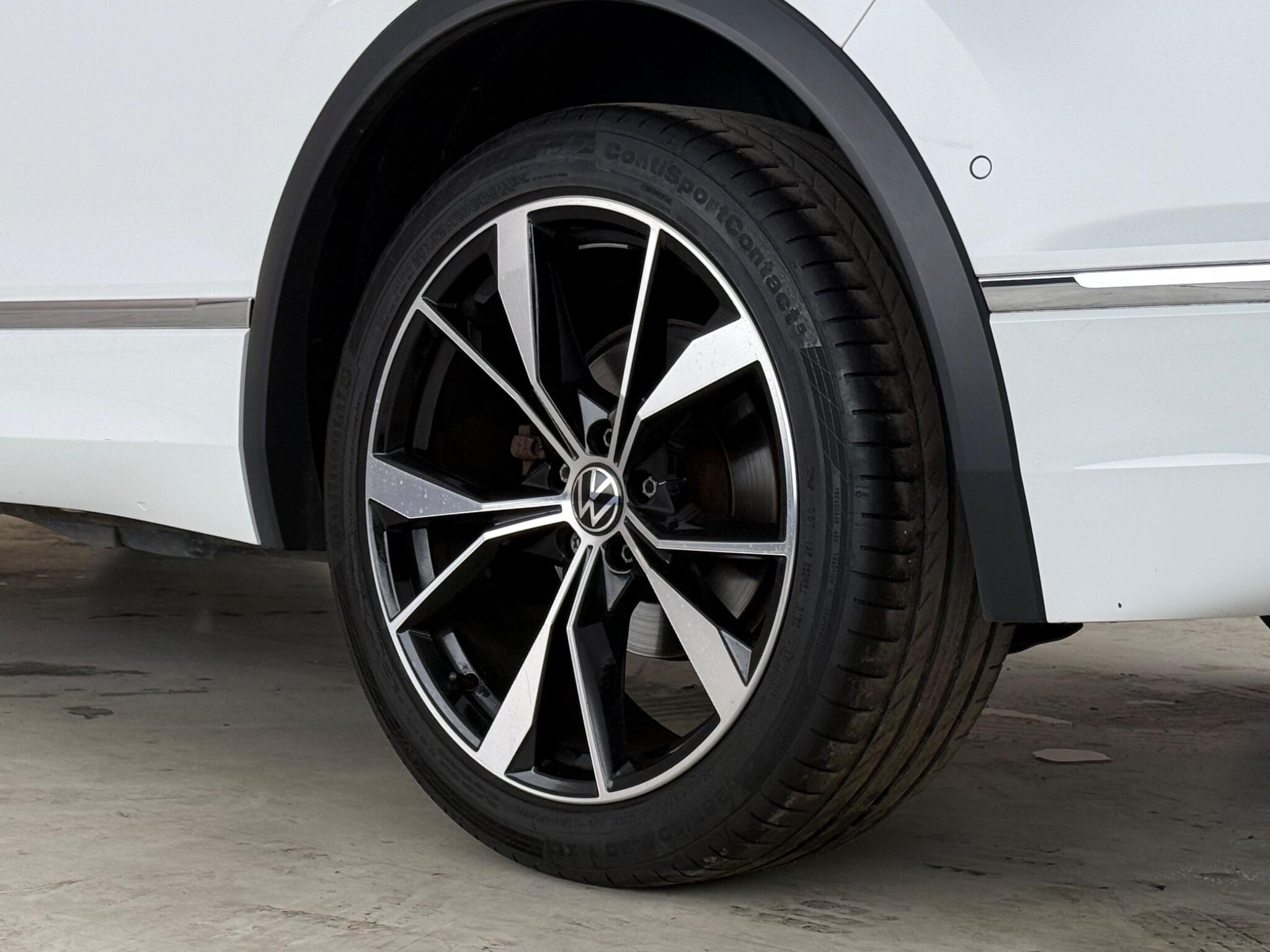 Volkswagen Tiguan view 9