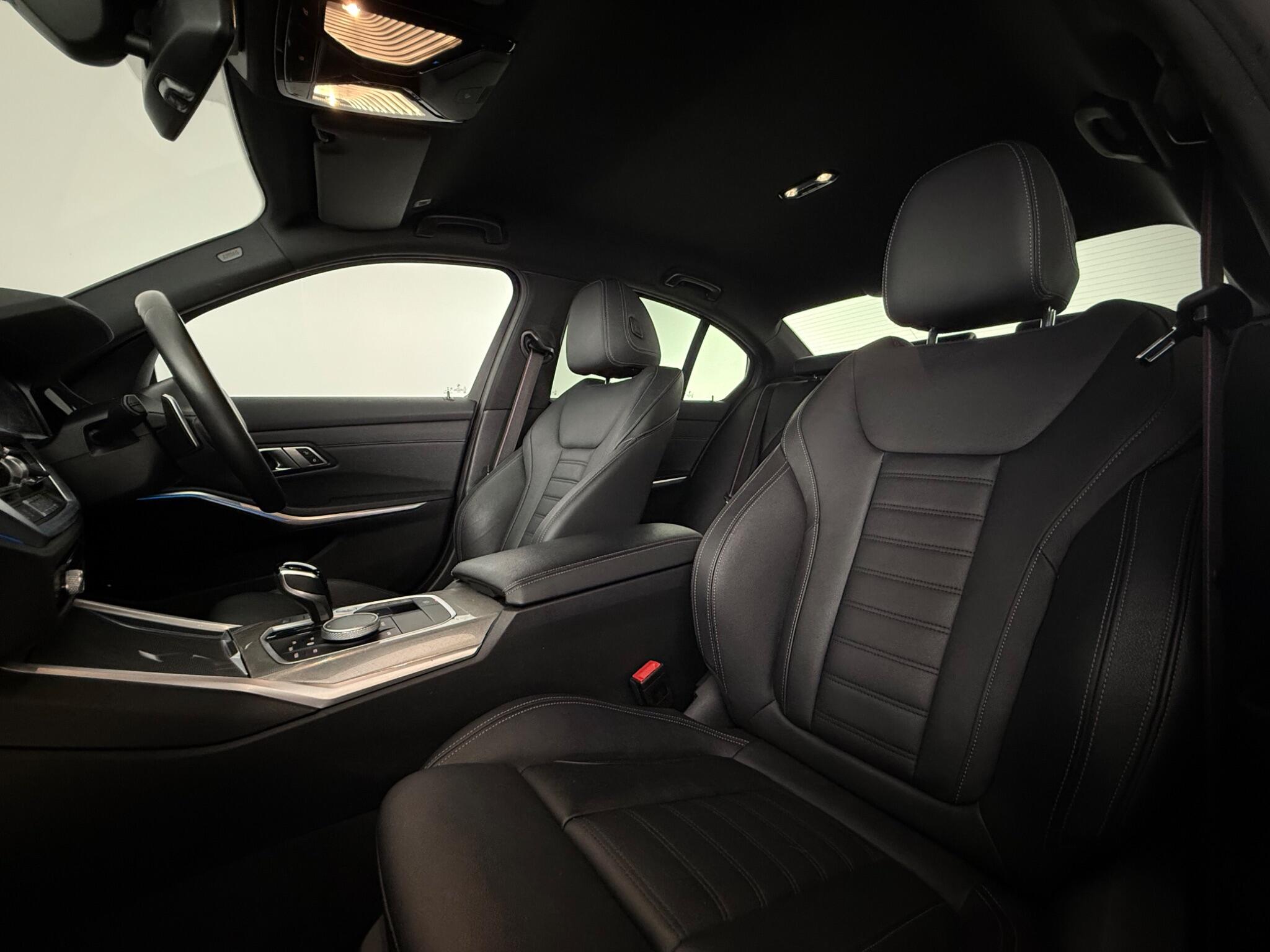 BMW 3 Series view 28