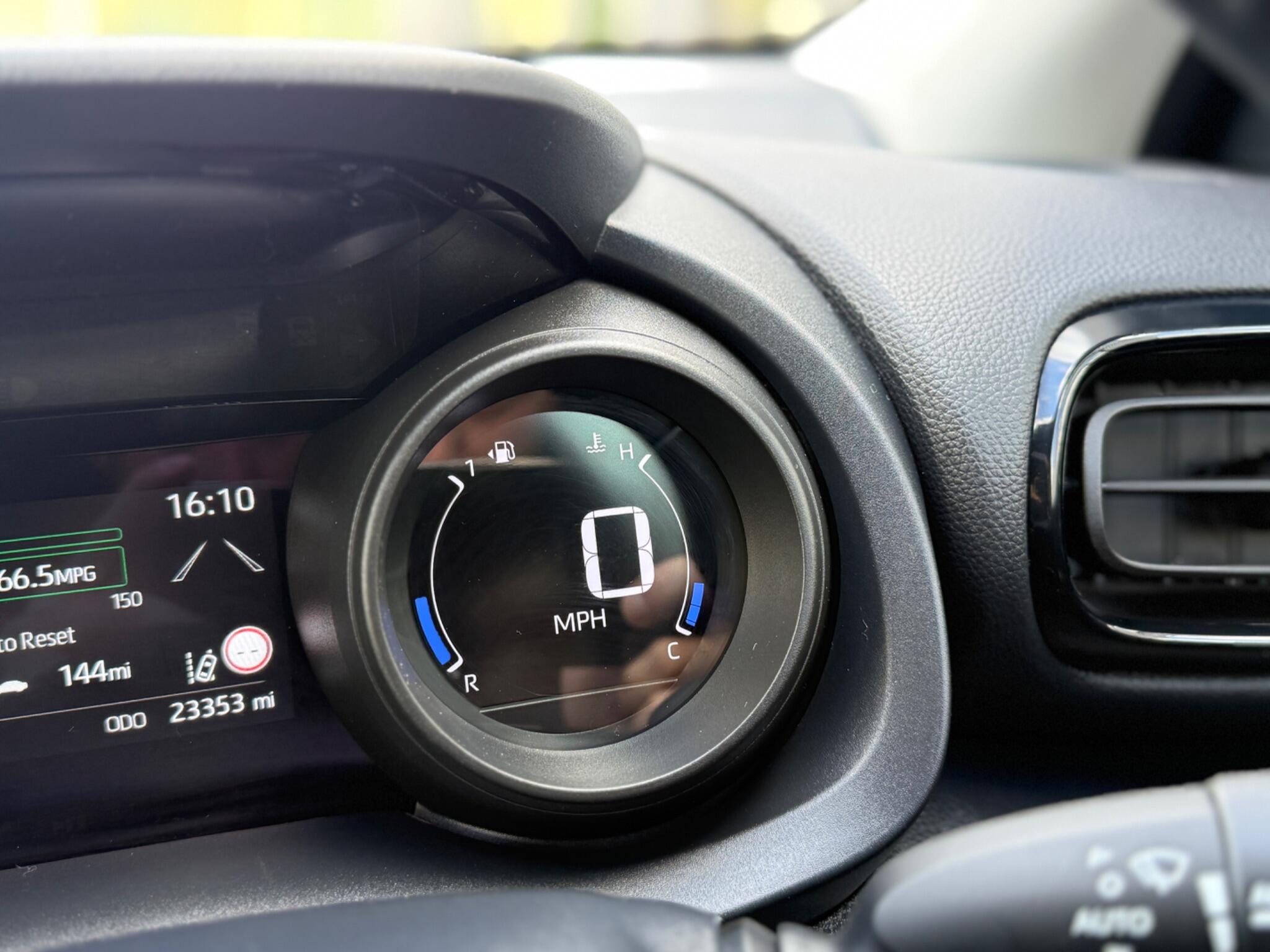 Toyota Yaris view 63