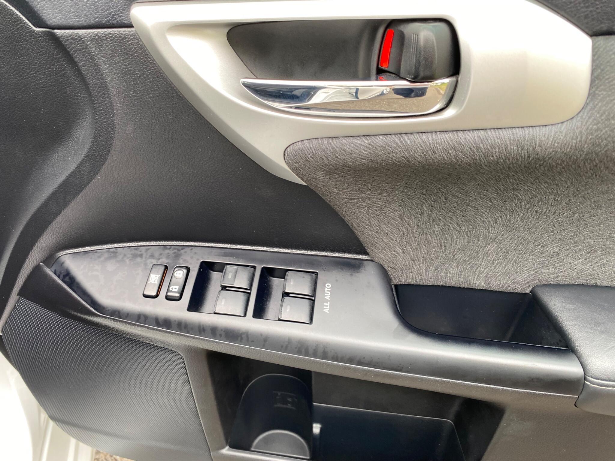 Lexus CT view 18
