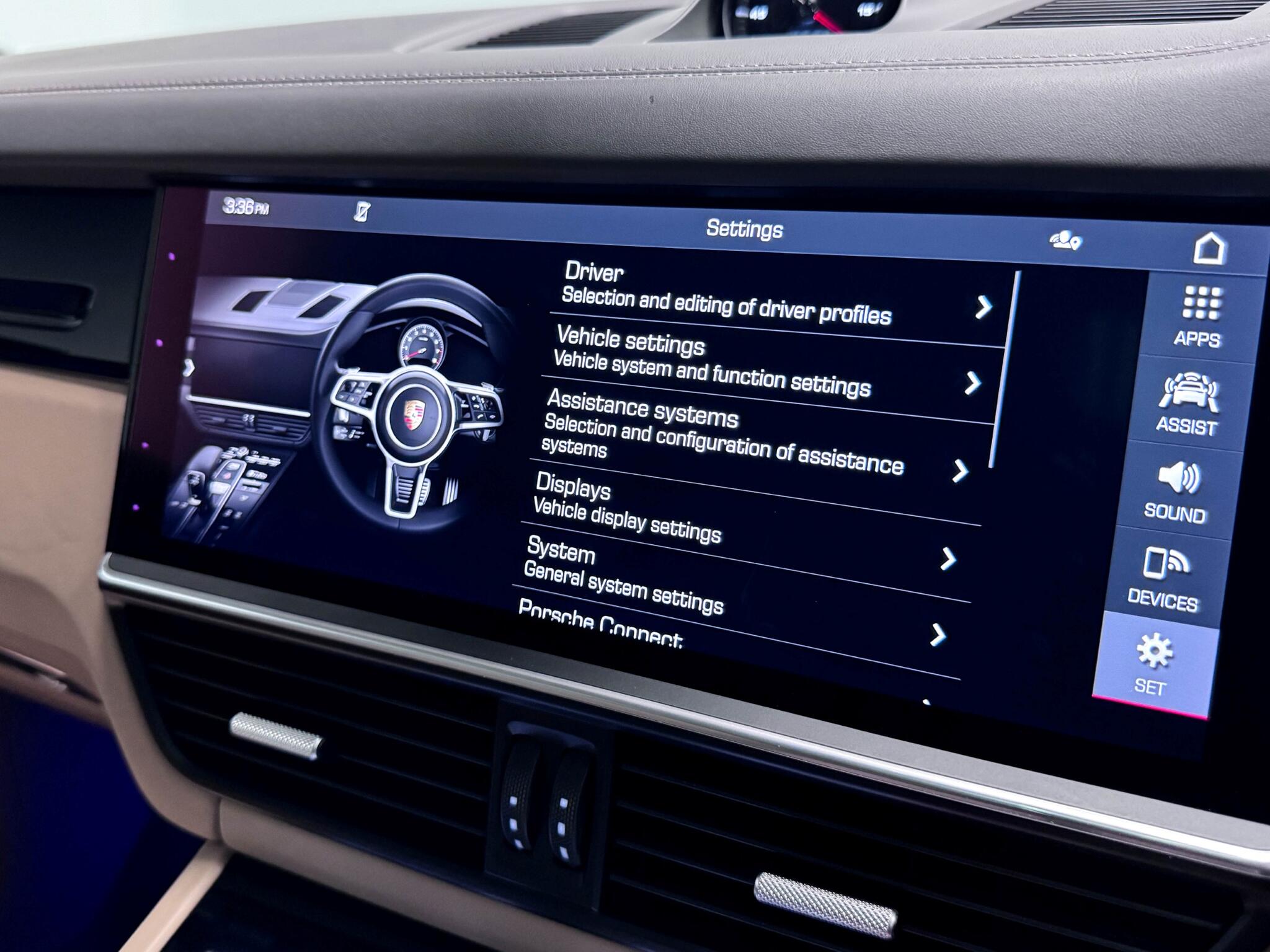Porsche Cayenne view 71