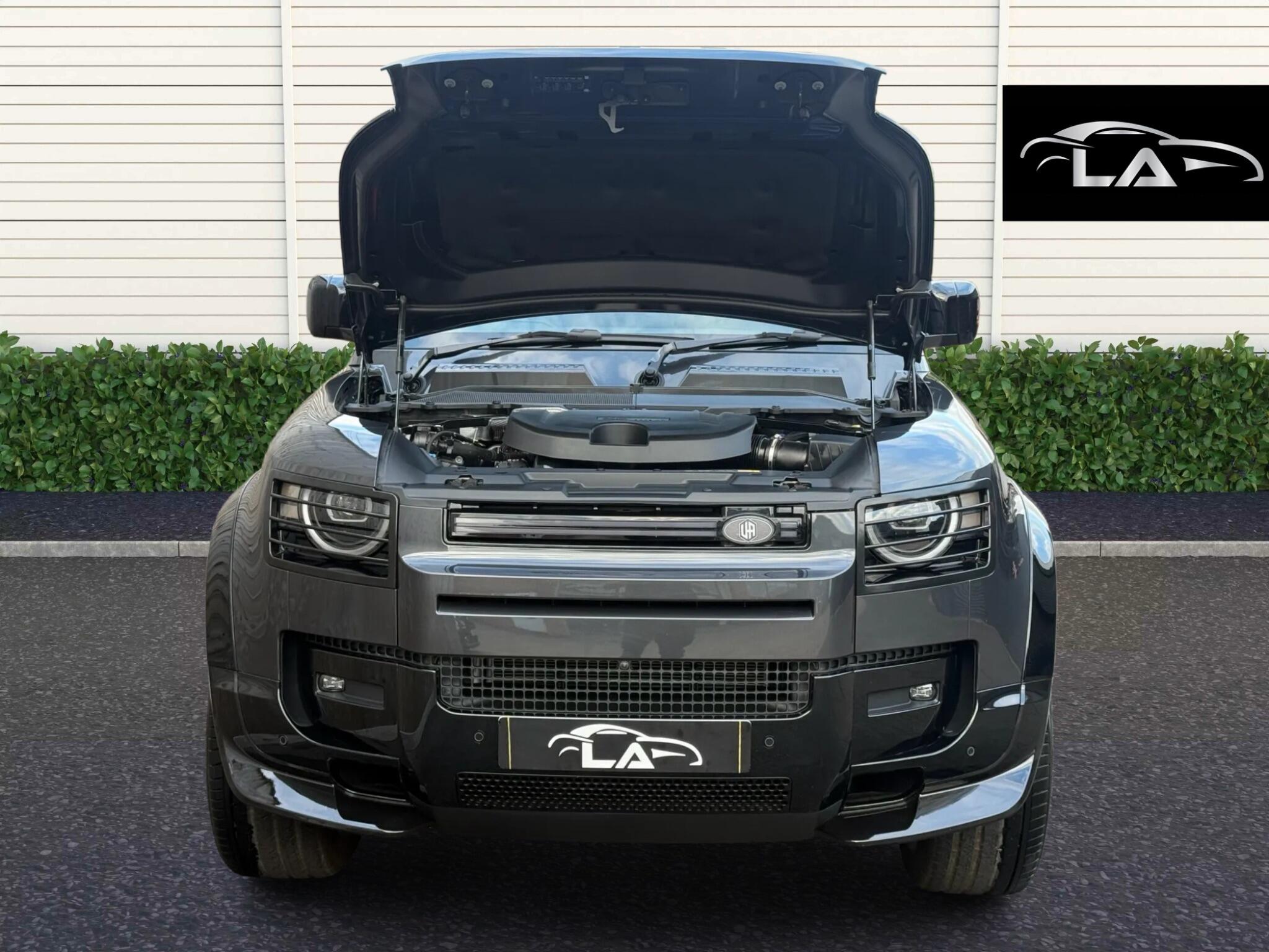 Land Rover Defender view 13