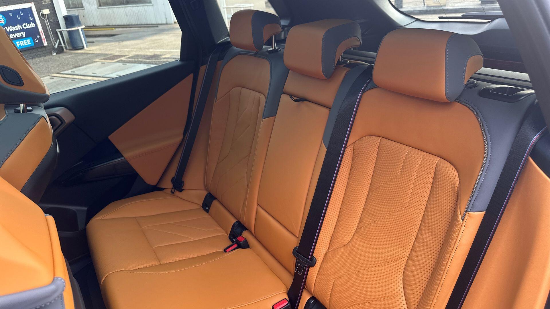 BMW X3 view 12