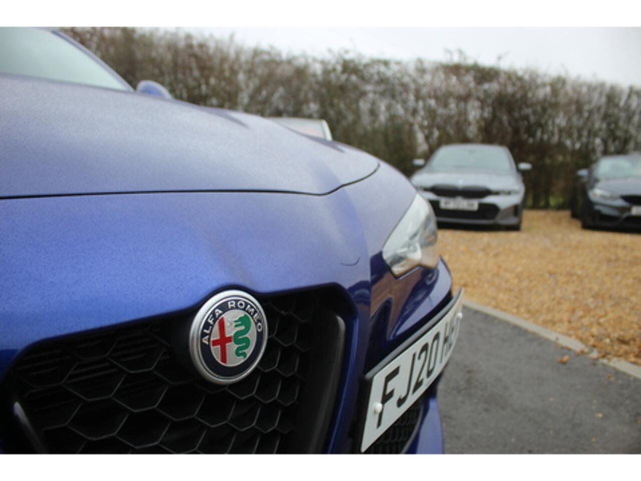 Alfa Romeo Giulia view 52