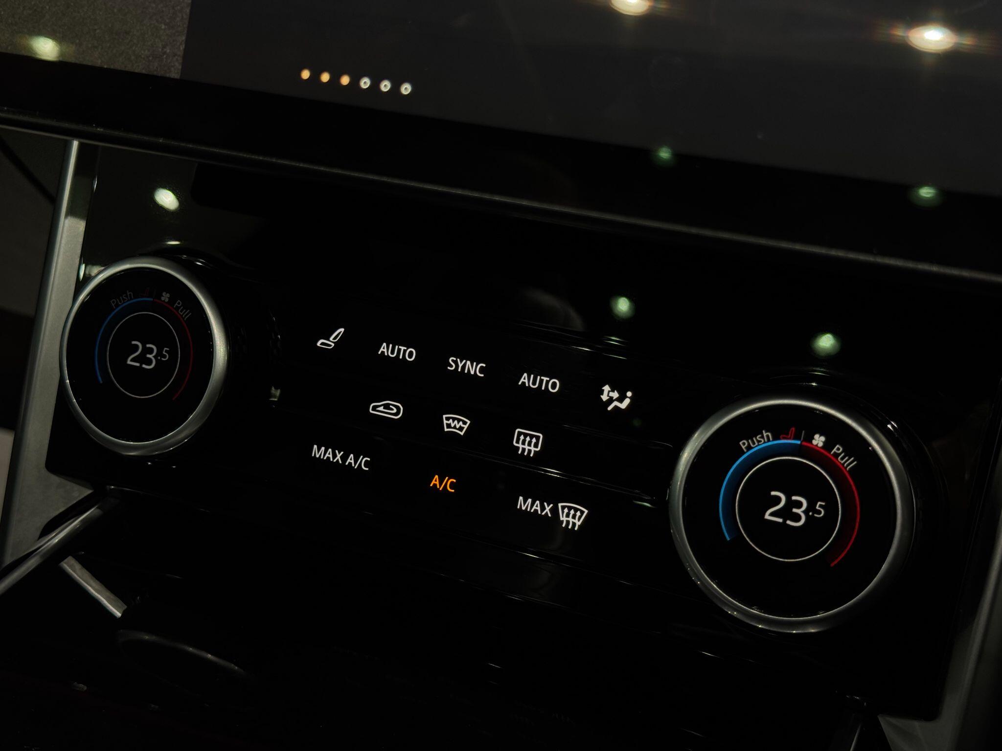 Land Rover Range Rover view 50