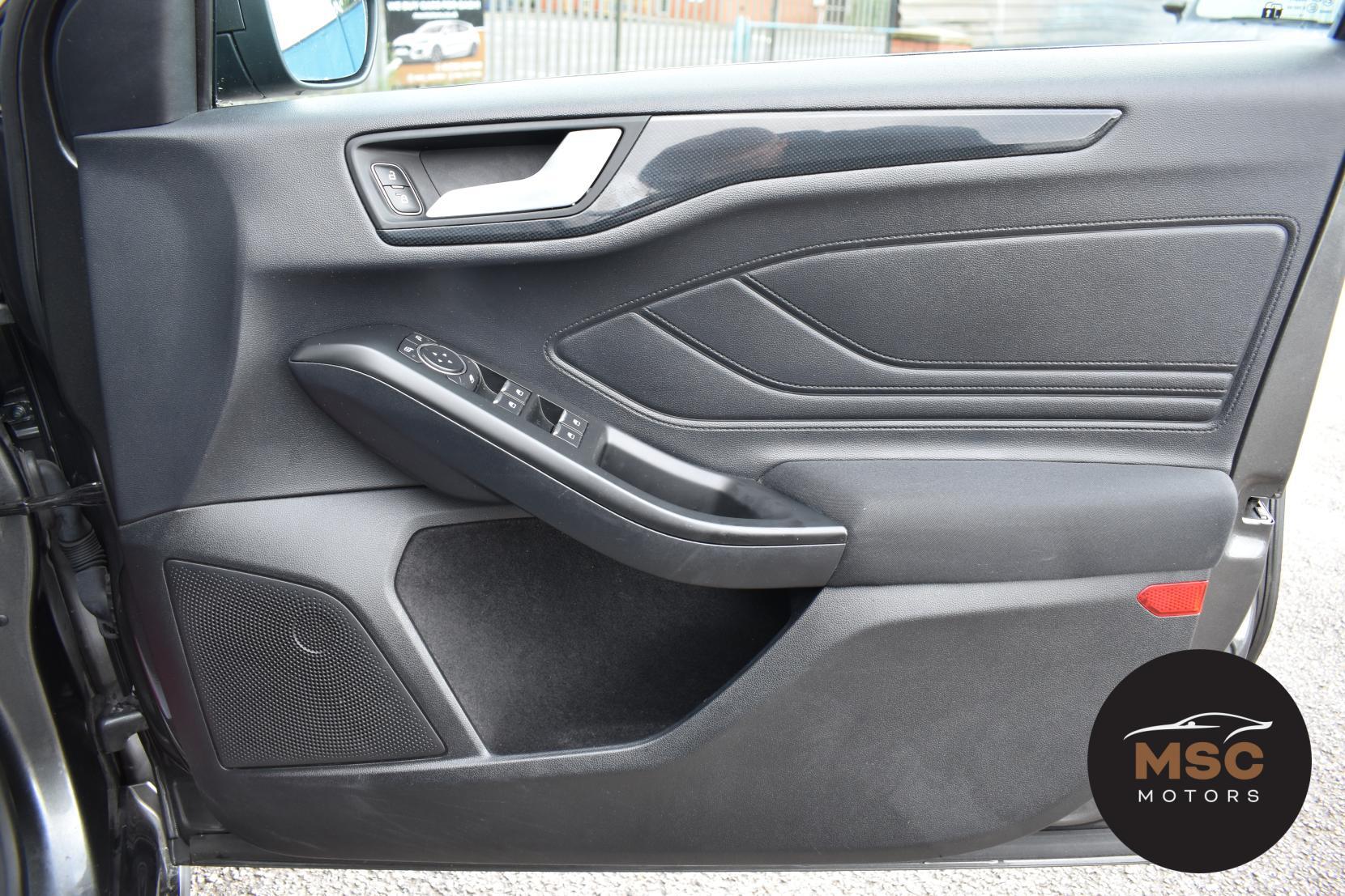 Ford Focus view 57