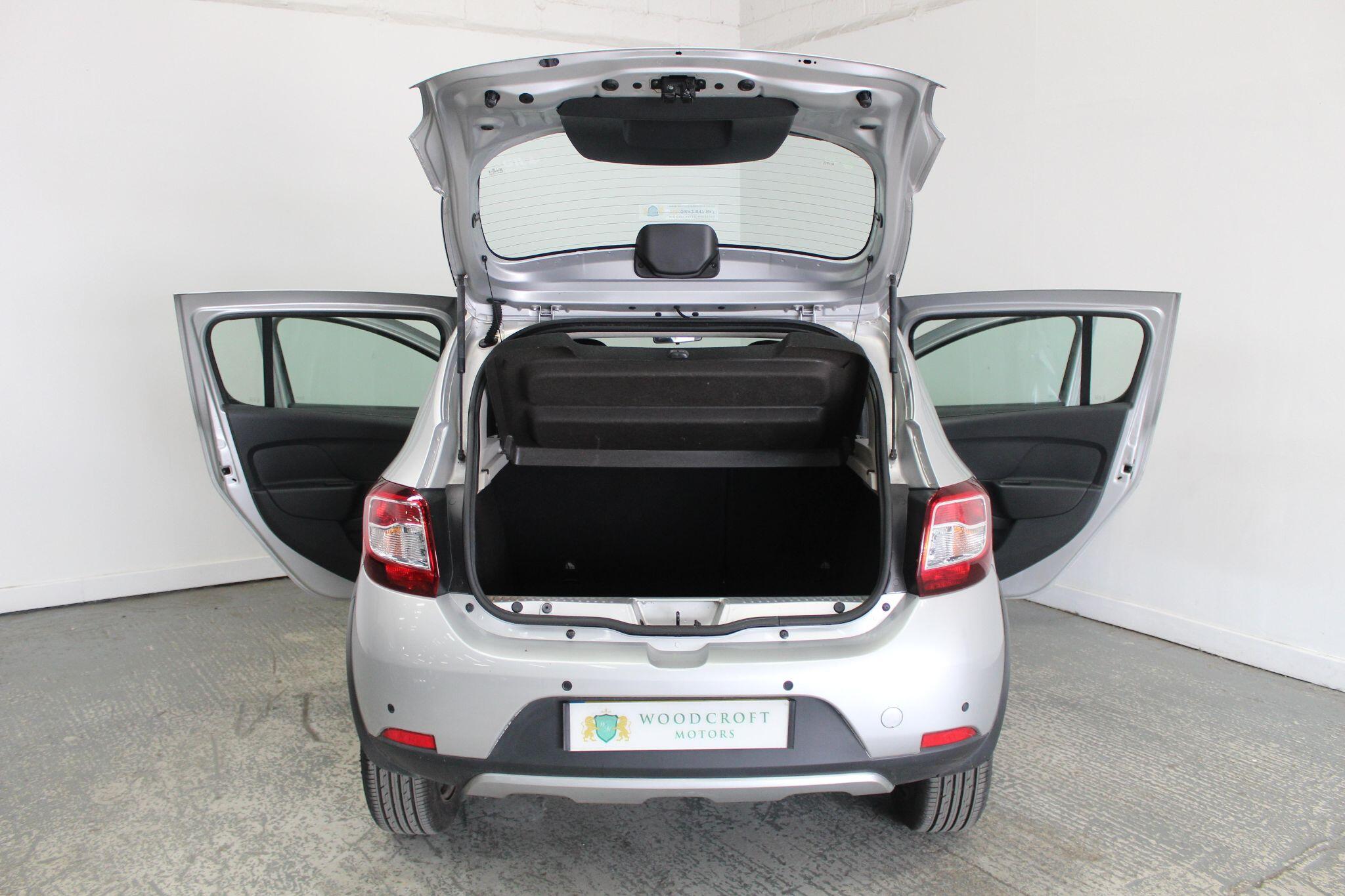 Dacia Sandero view 22