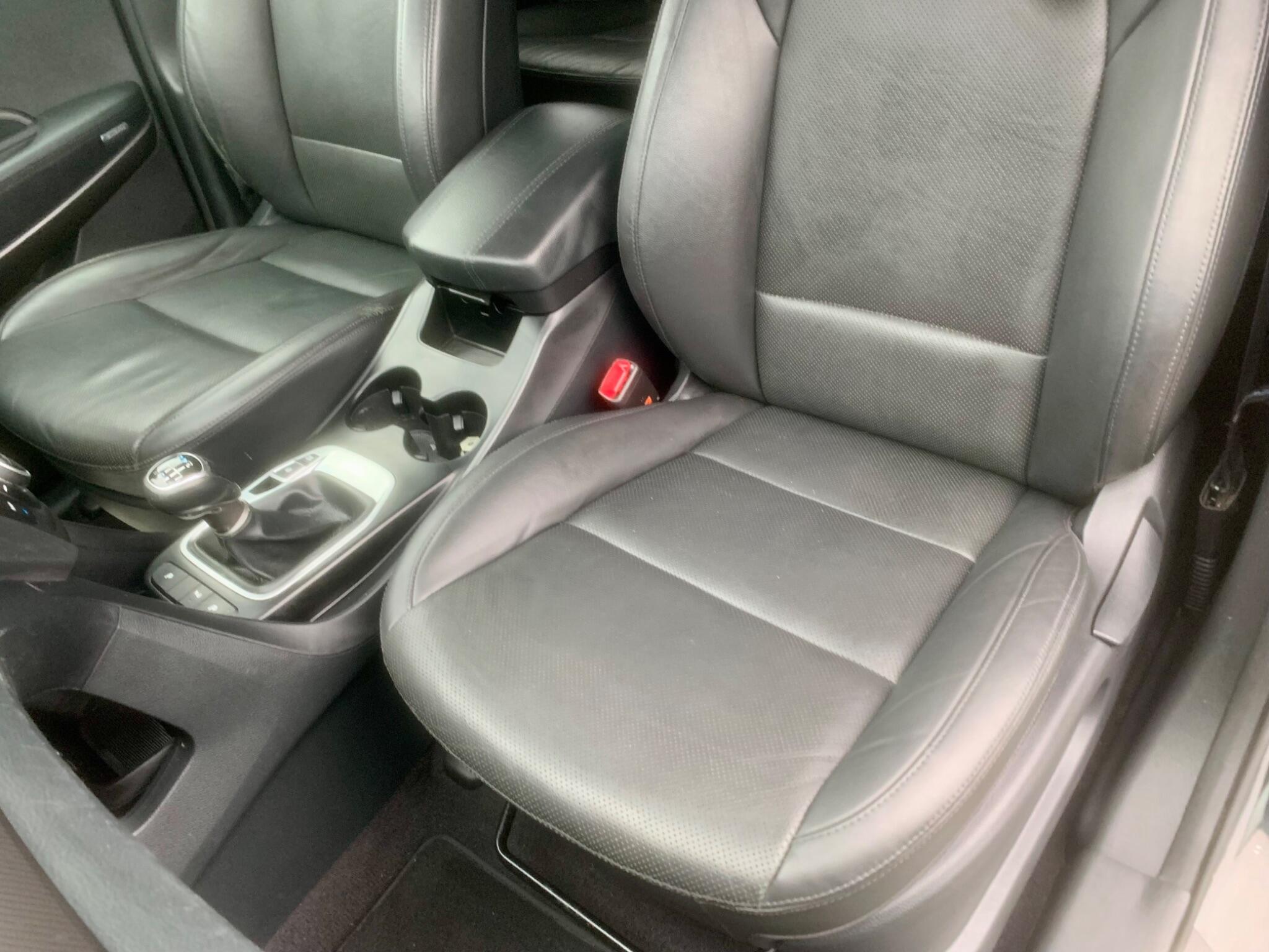 Hyundai Santa Fe view 28
