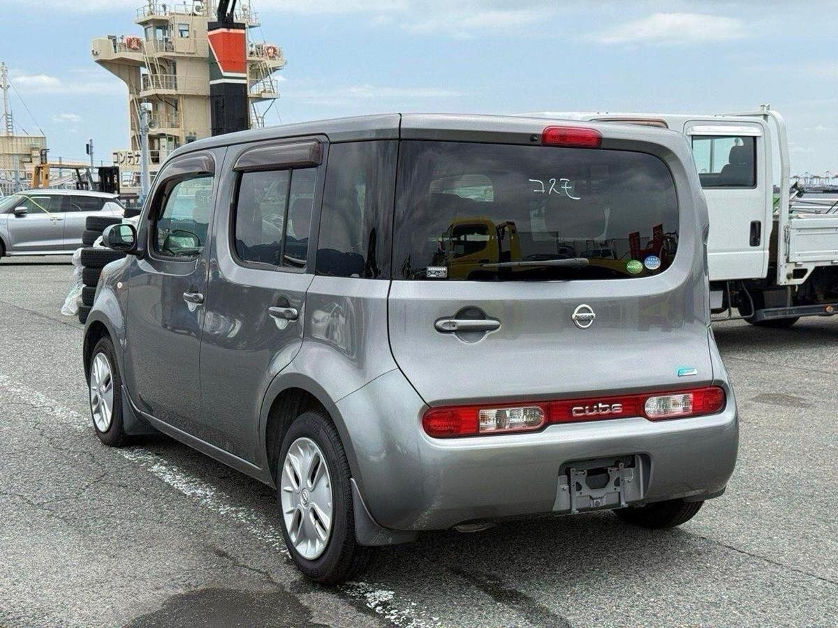 Nissan Cube view 2