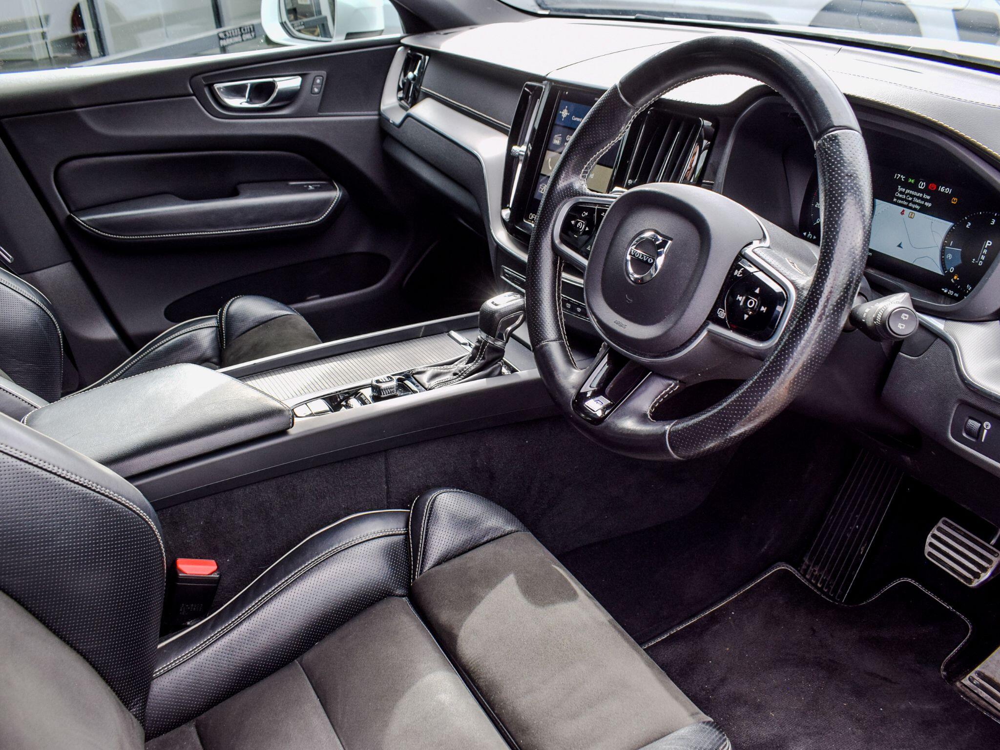 Volvo XC60 view 14