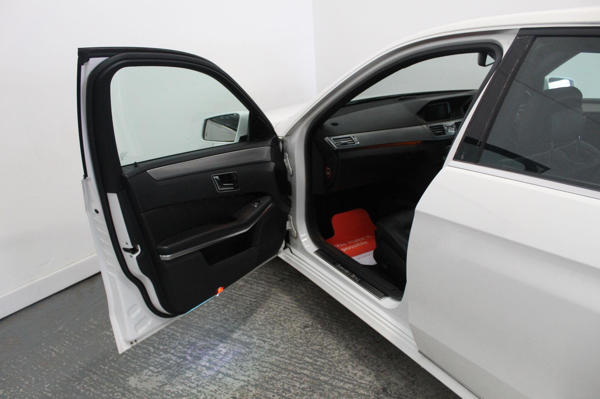 Mercedes-Benz E-Class view 27