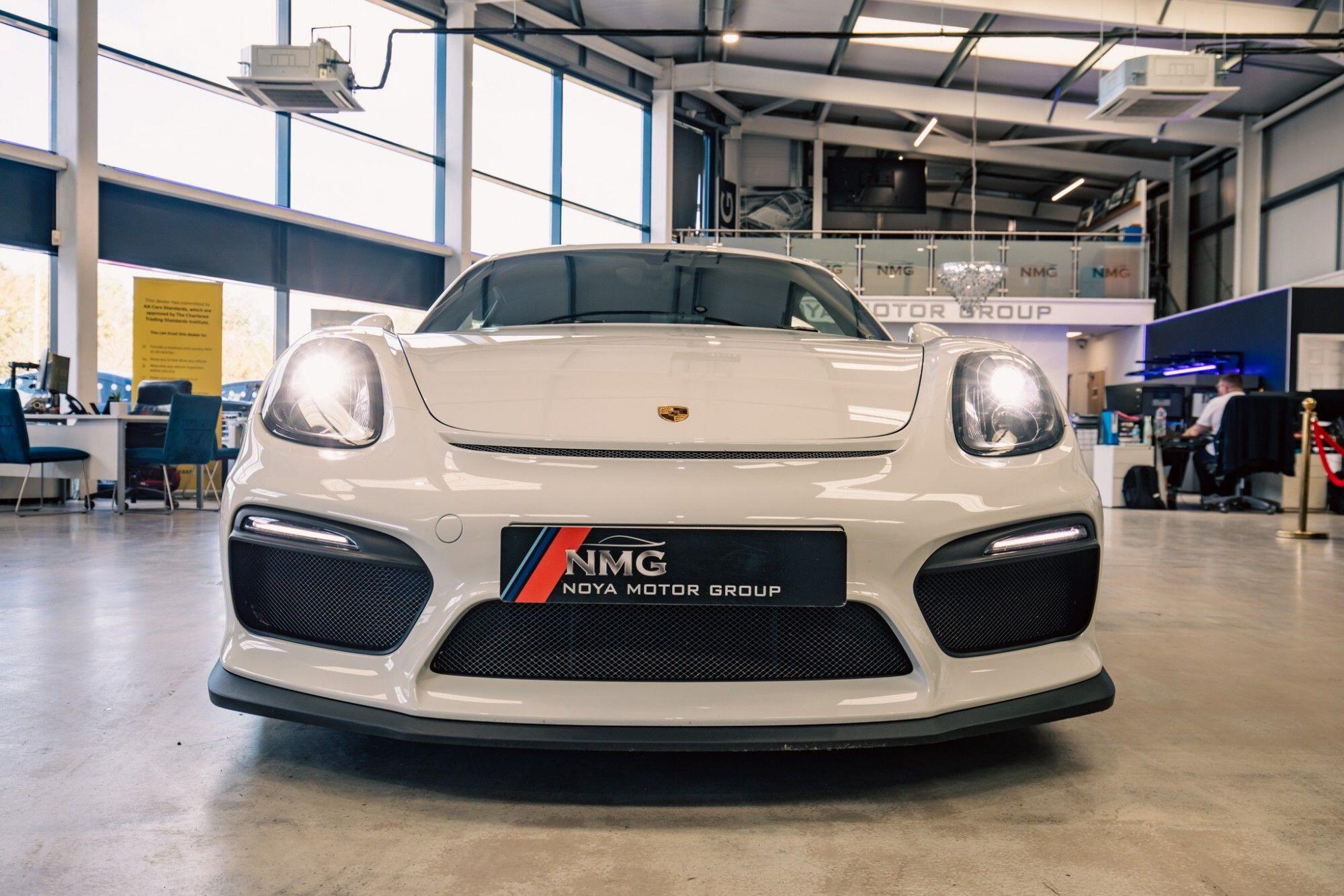 Porsche Cayman view 34