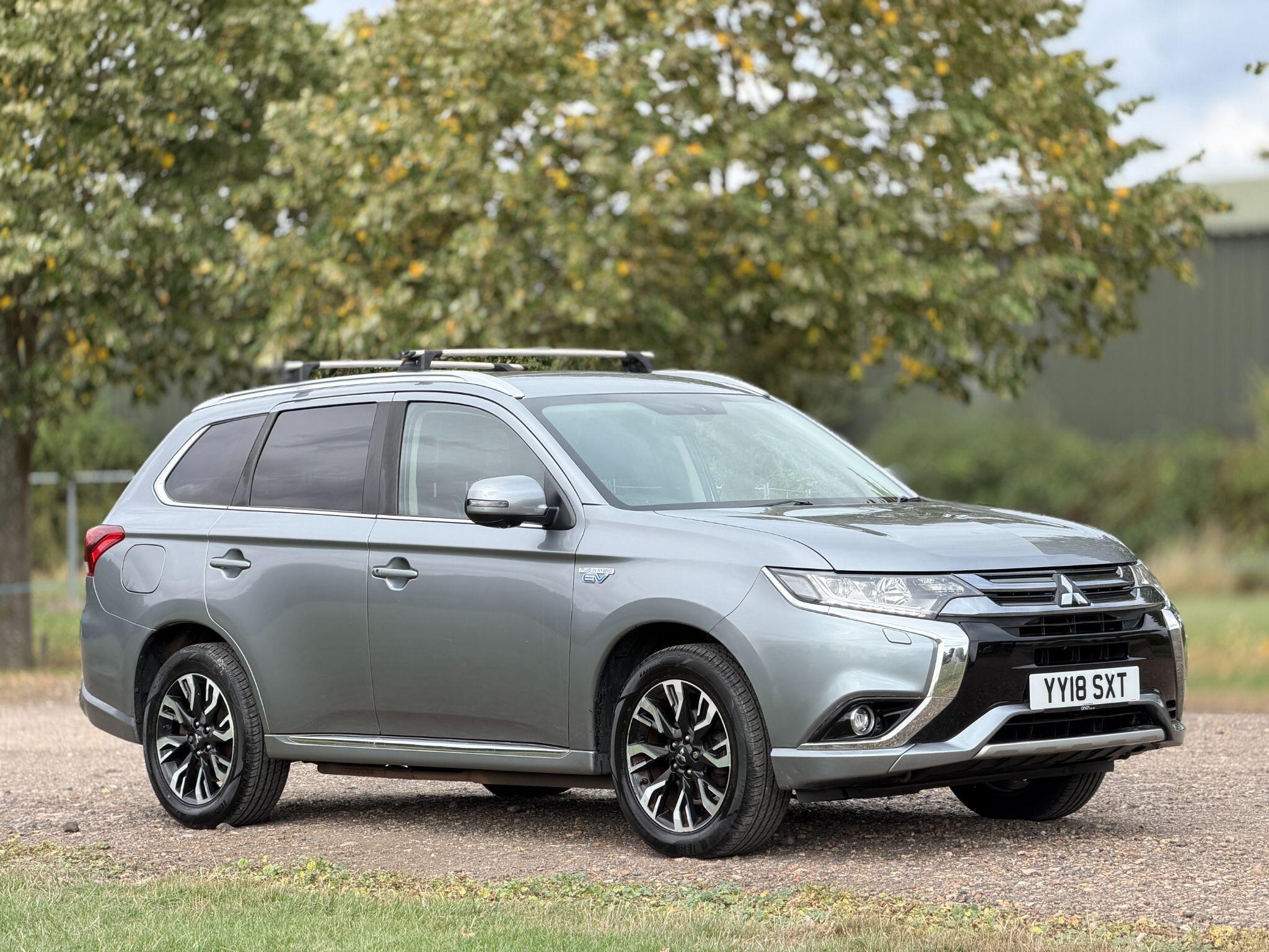 Mitsubishi Outlander view 2