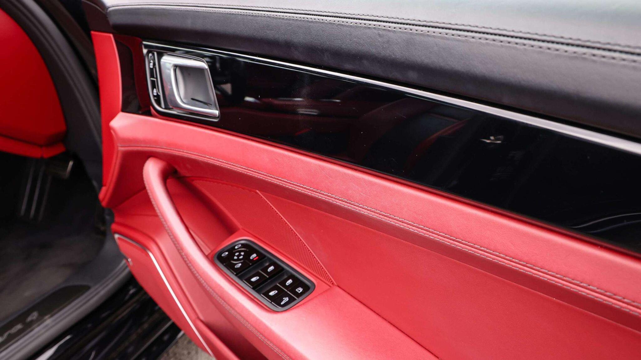 Porsche Panamera view 27