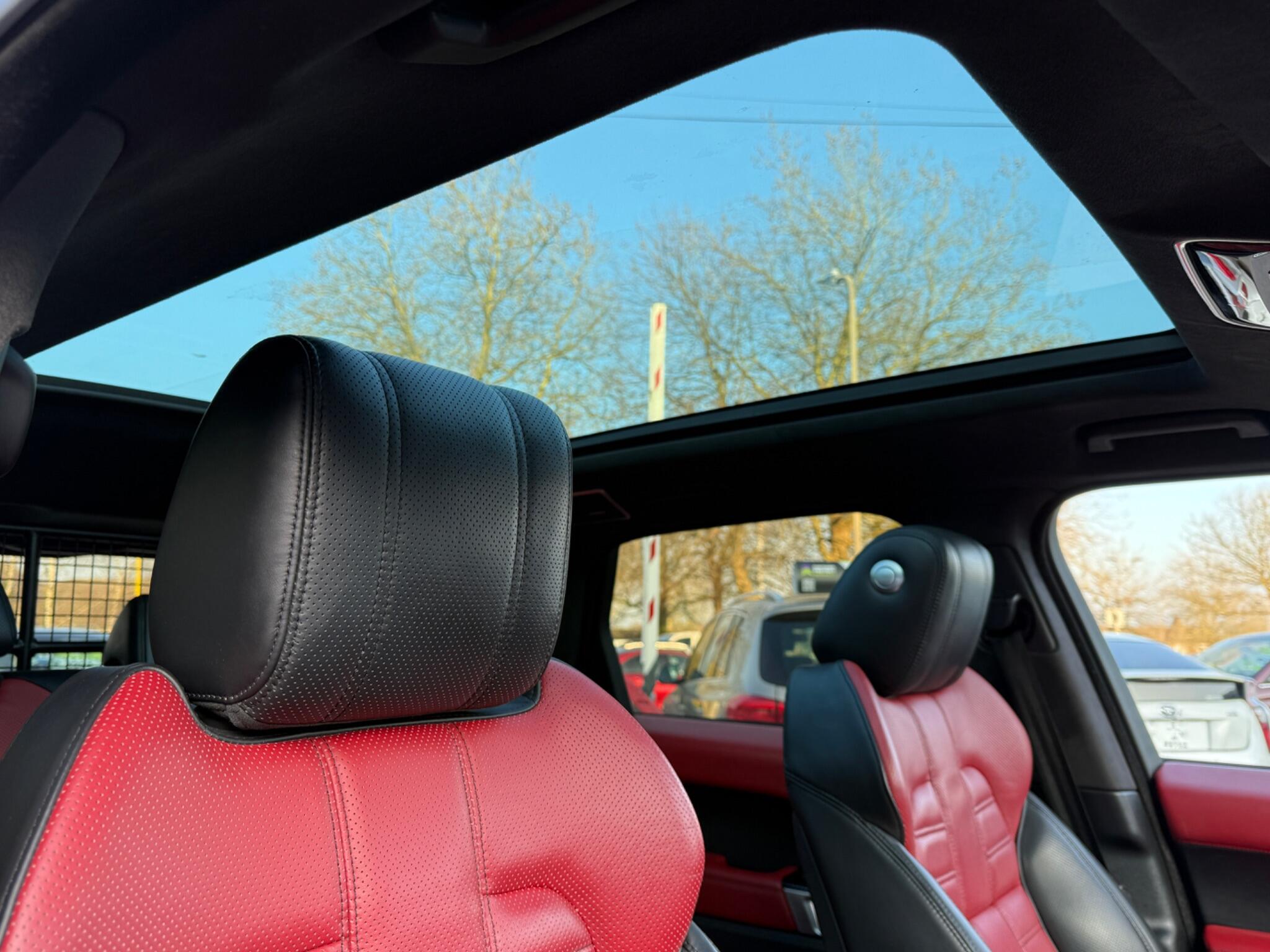 Land Rover Range Rover Sport - Image 3