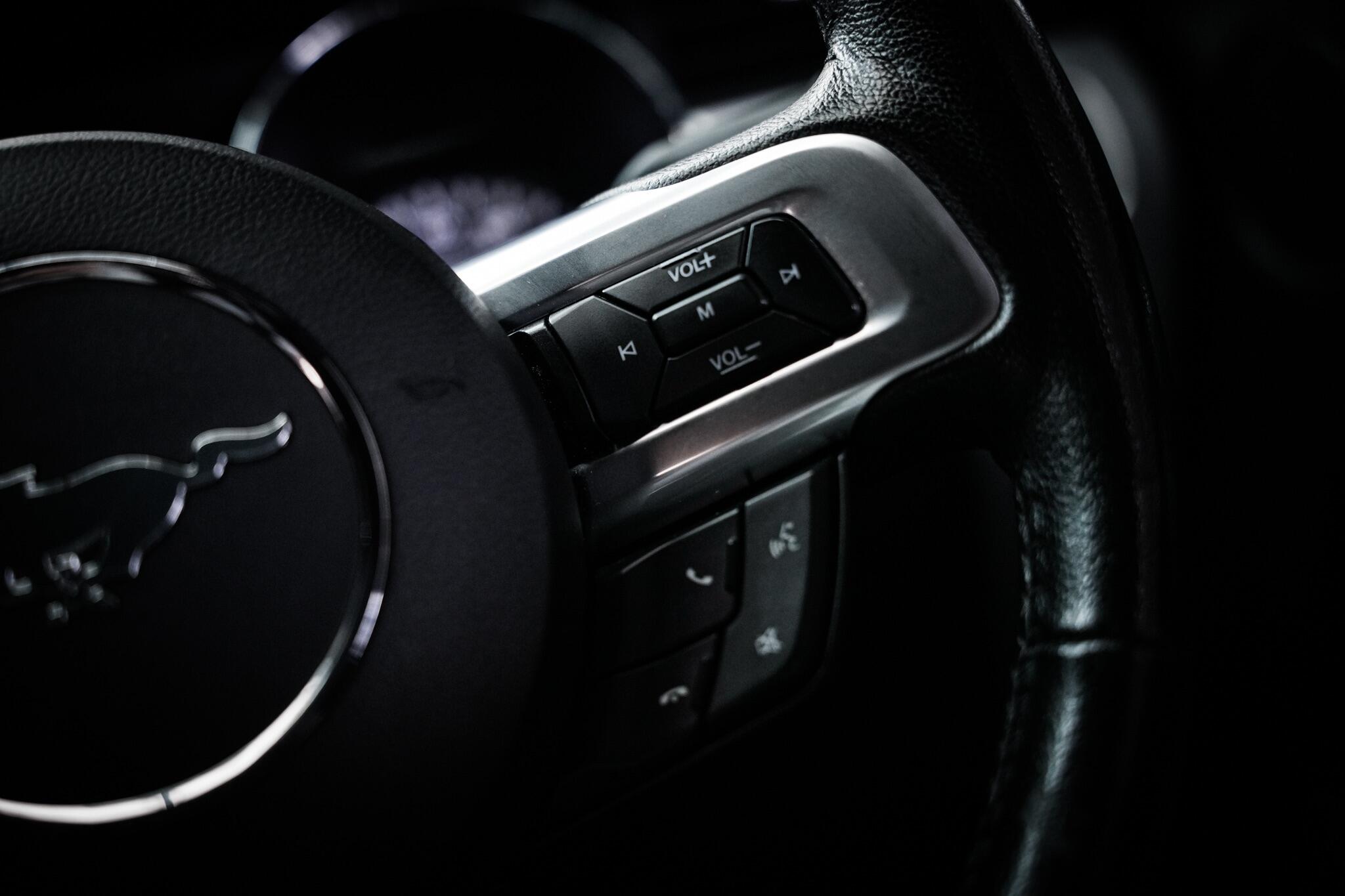 Ford Mustang view 45