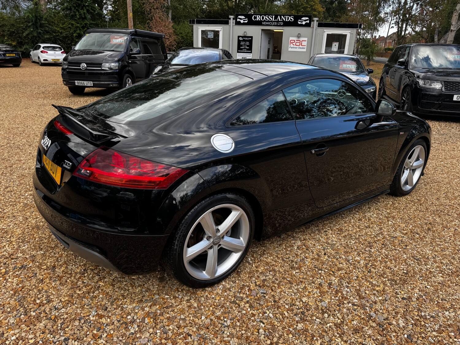 Audi TT view 12