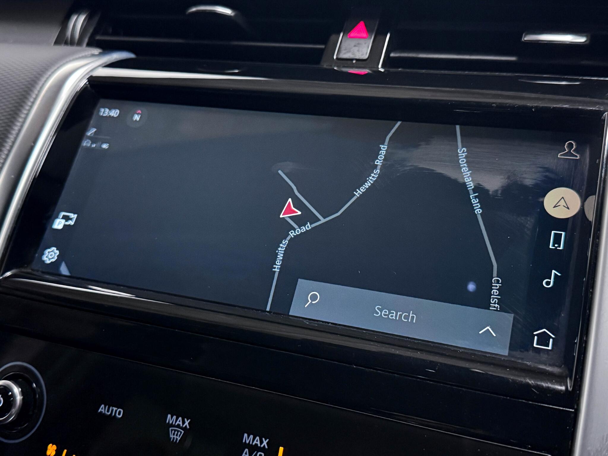 Land Rover Discovery Sport view 44