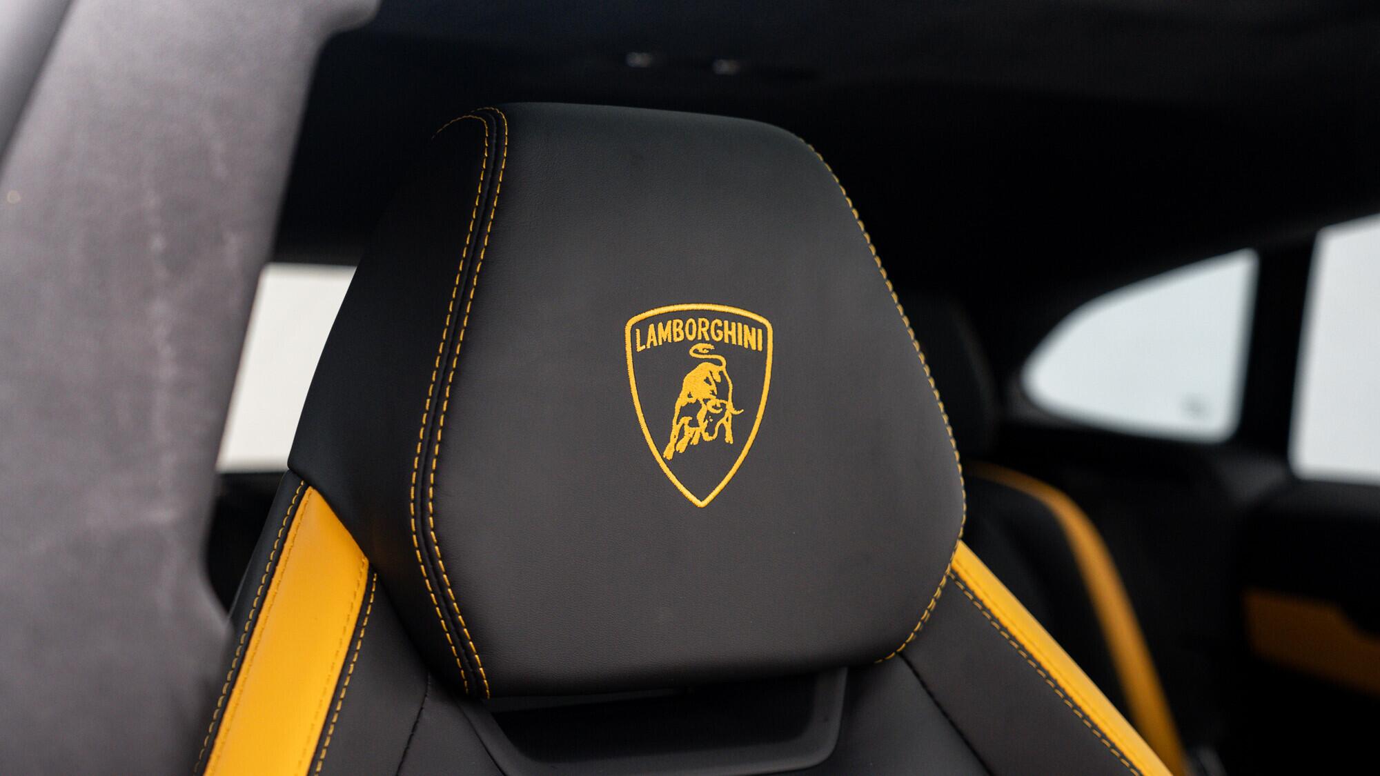 Lamborghini Urus view 37