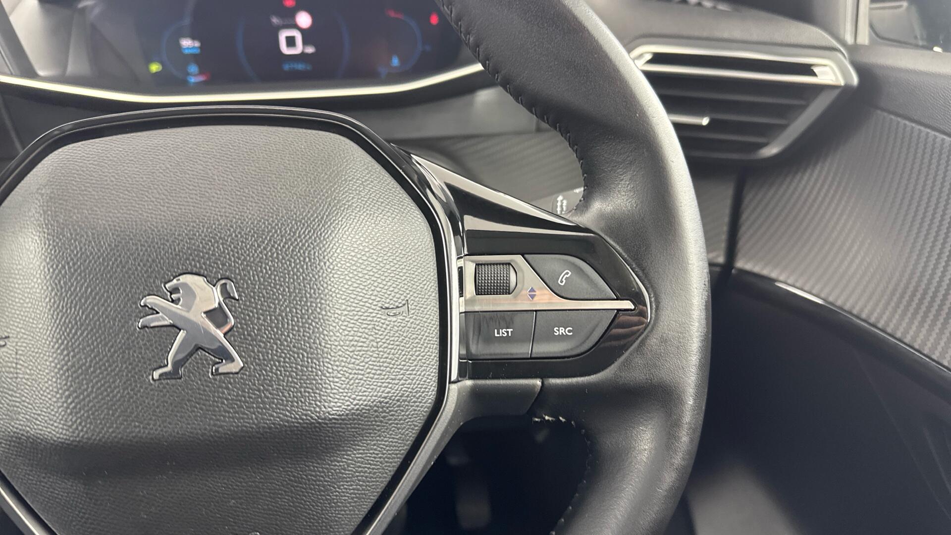 Peugeot 208 view 40