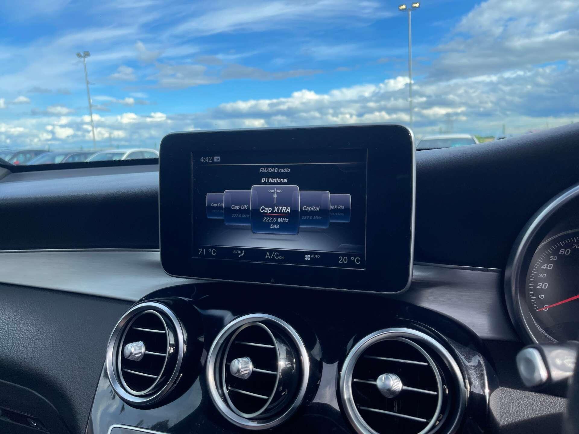 Mercedes-Benz GLC view 27