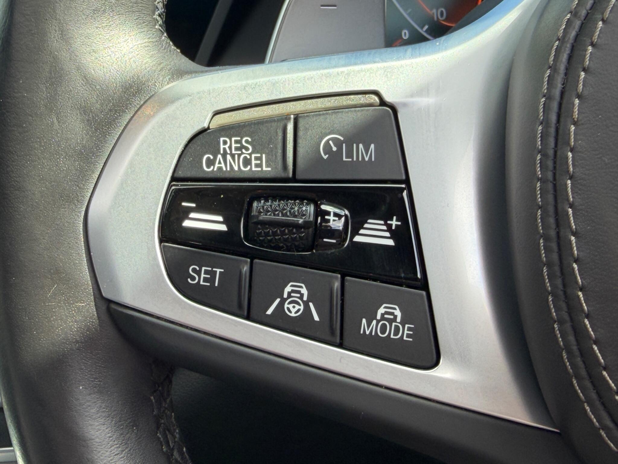 BMW X6 view 17