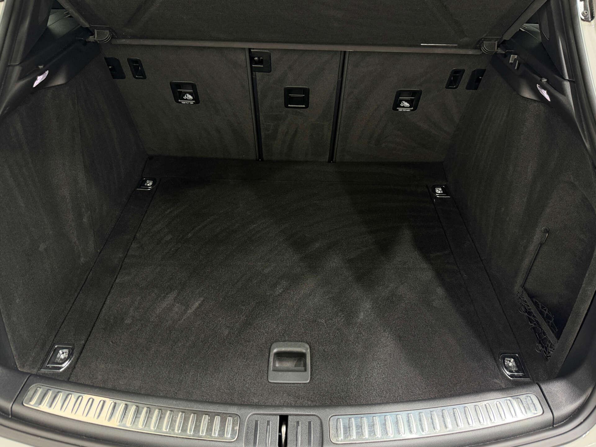 Porsche Macan view 29