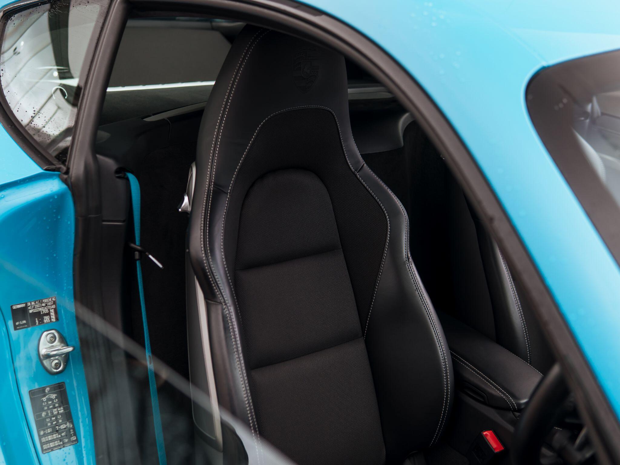 Porsche Cayman view 30