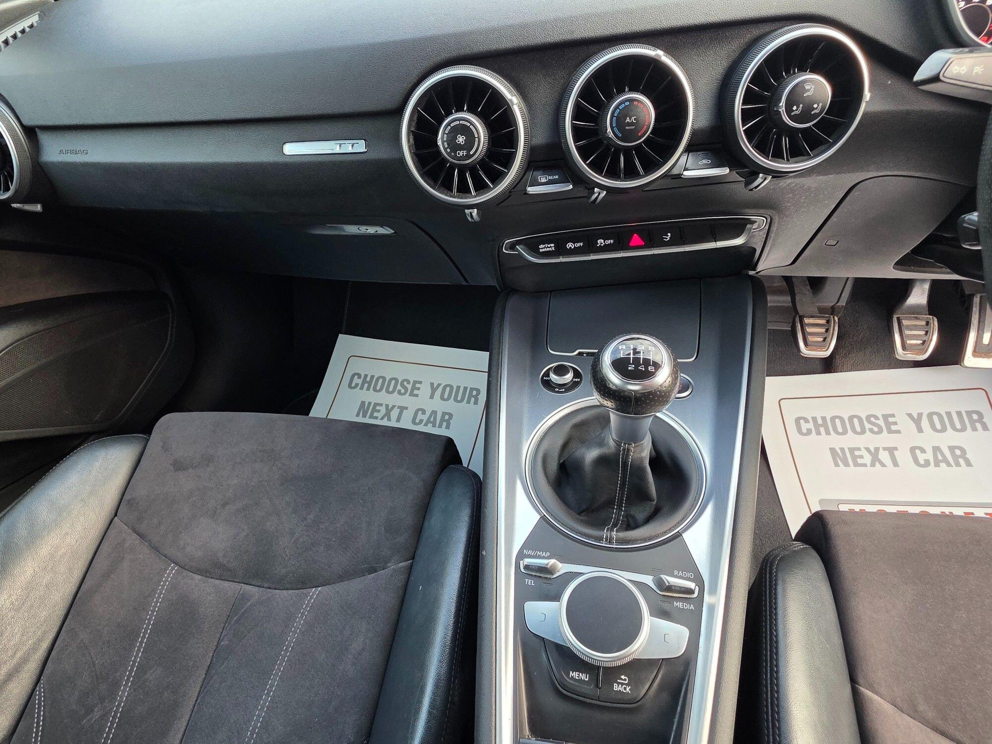 Audi TT view 28