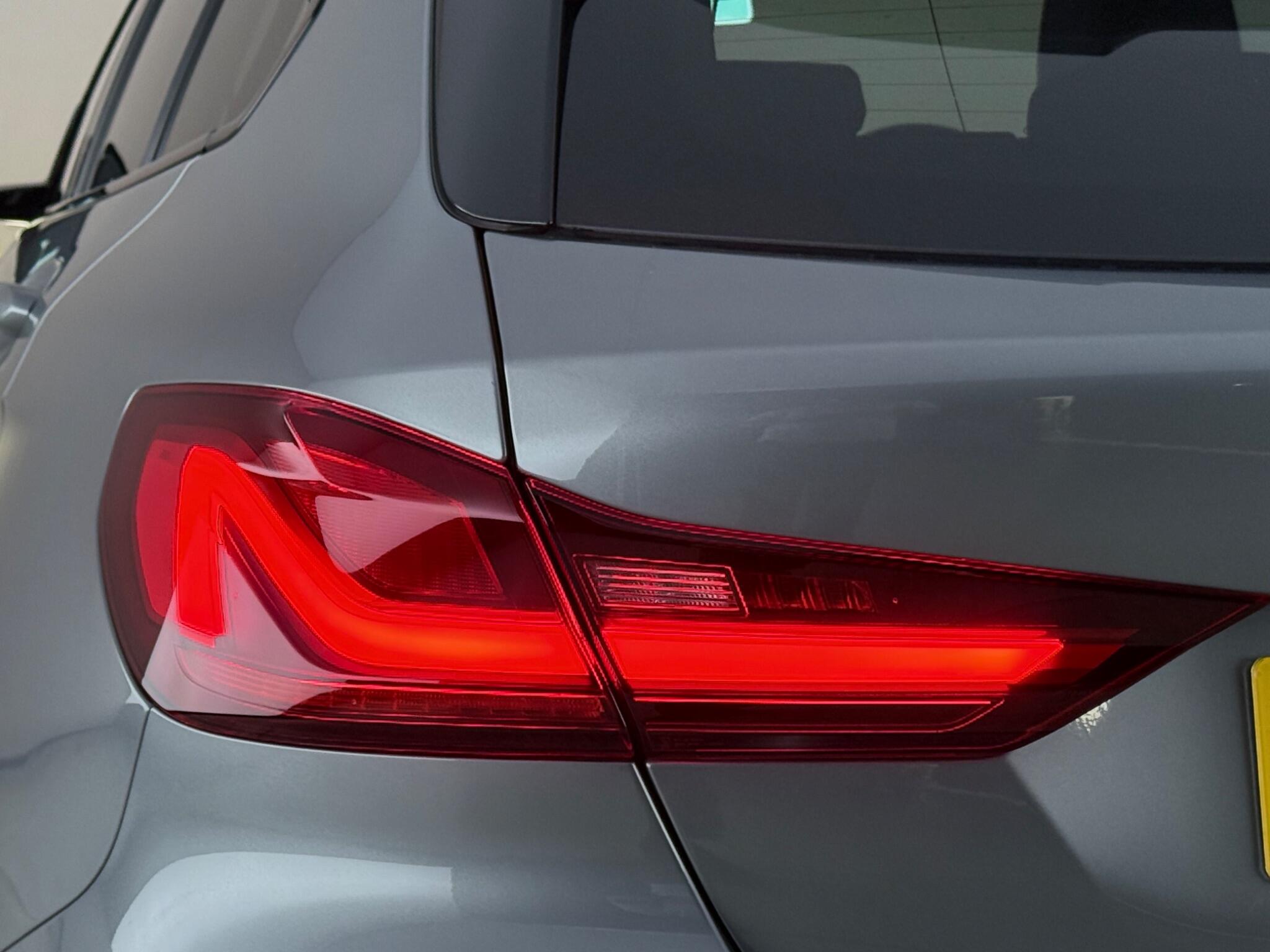BMW 1 Series view 10