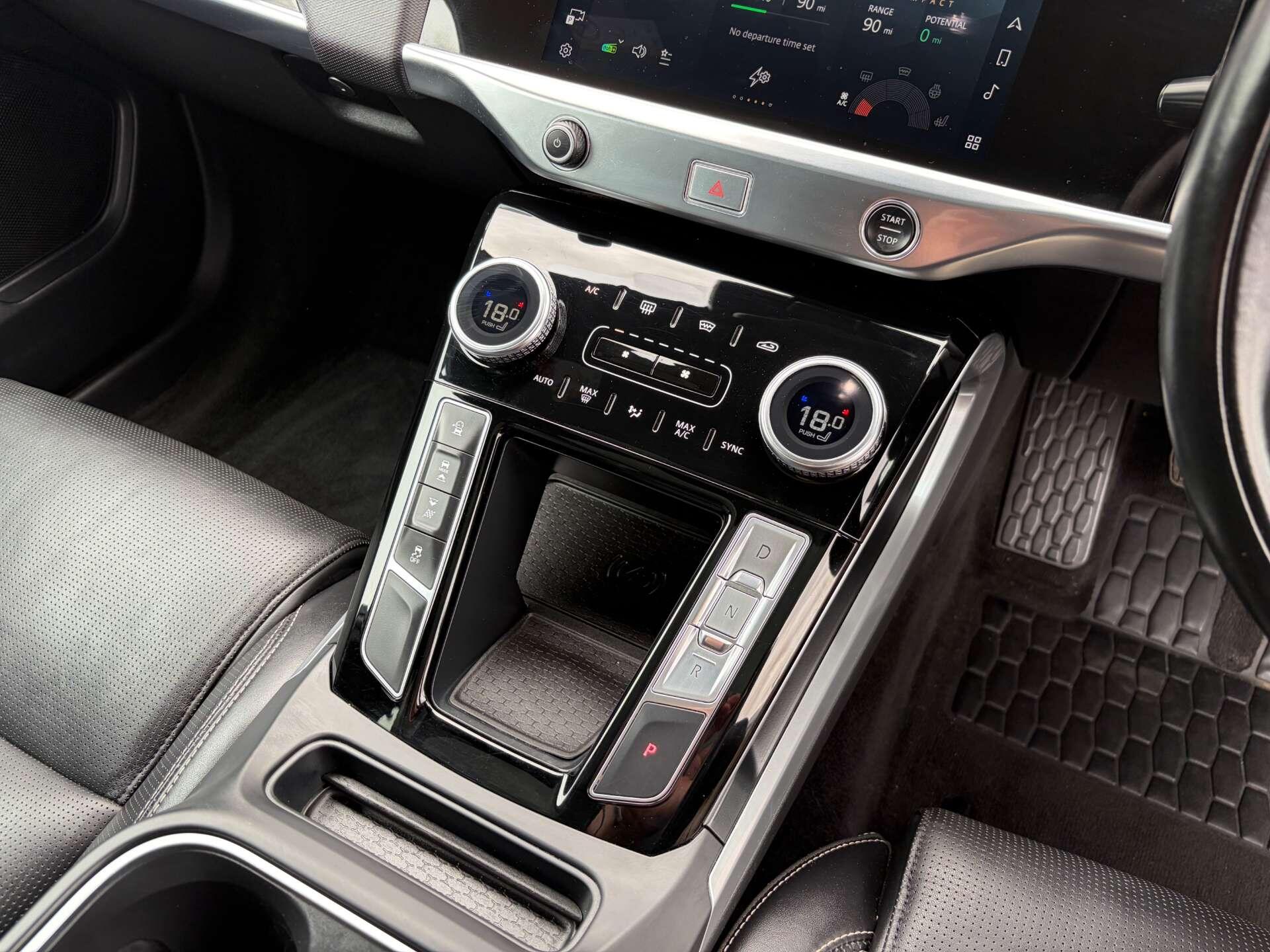 Jaguar I-Pace view 44