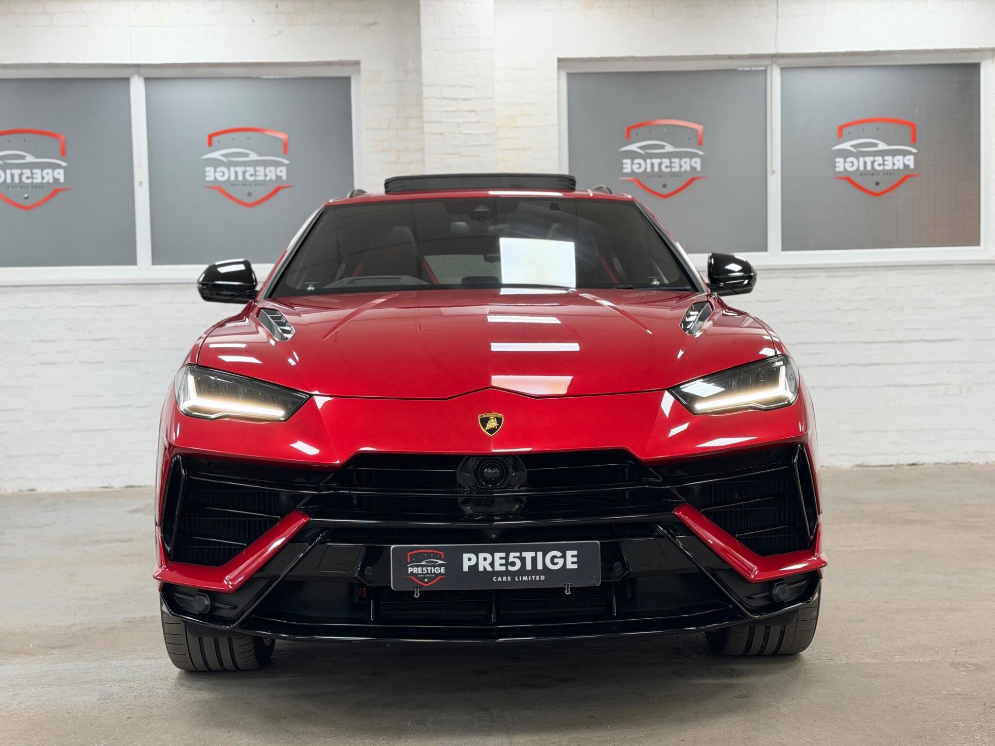 Lamborghini Urus view 37