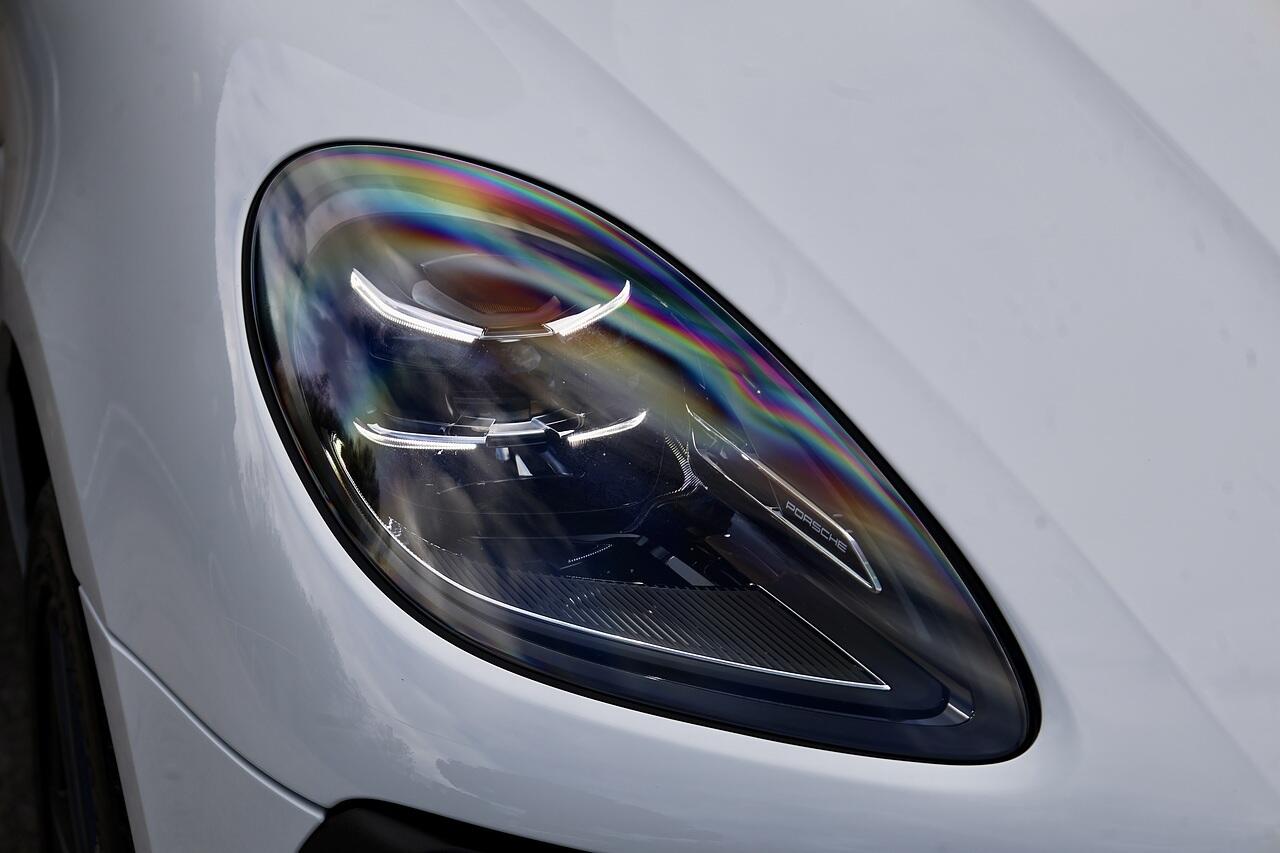 Porsche Macan view 13