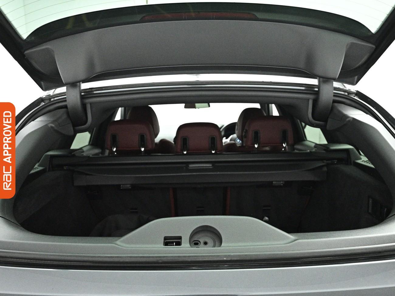 BMW 3 Series view 15