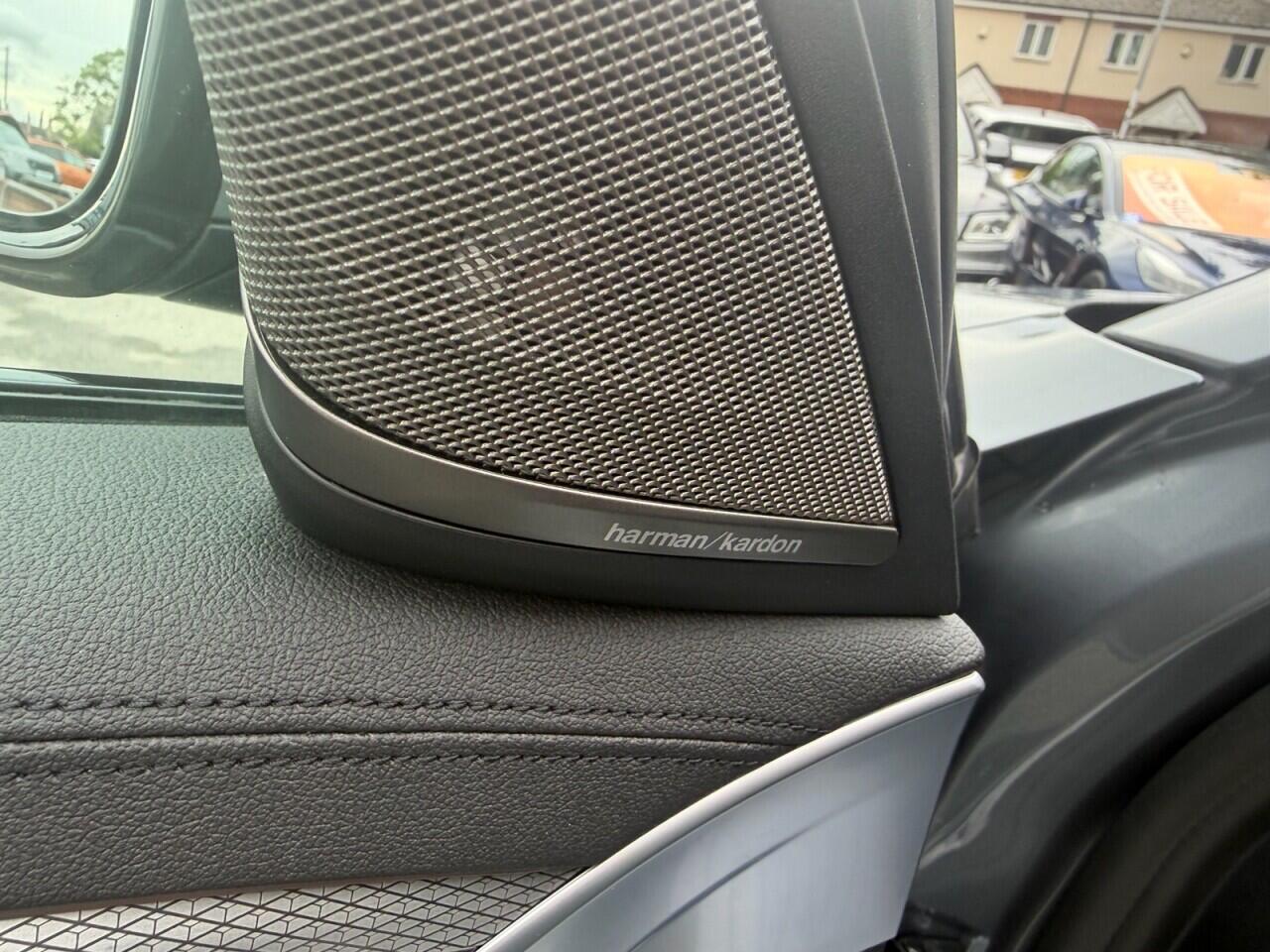 BMW 5 Series view 23