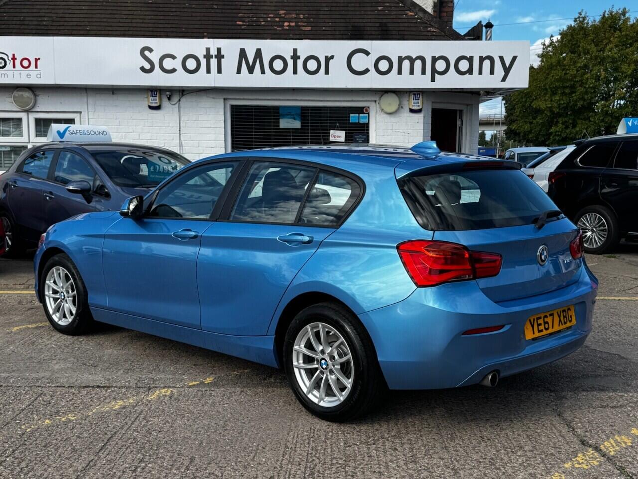 BMW 1 Series view 2