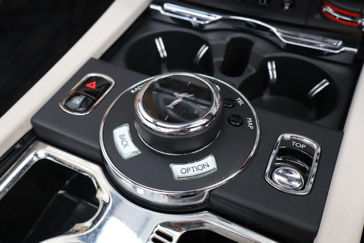 Rolls-Royce Dawn view 33