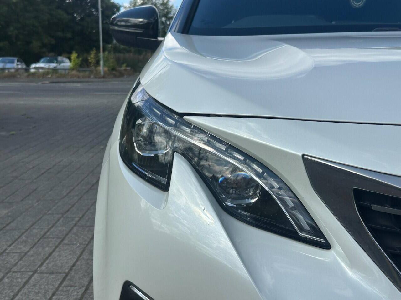 Peugeot 5008 view 11
